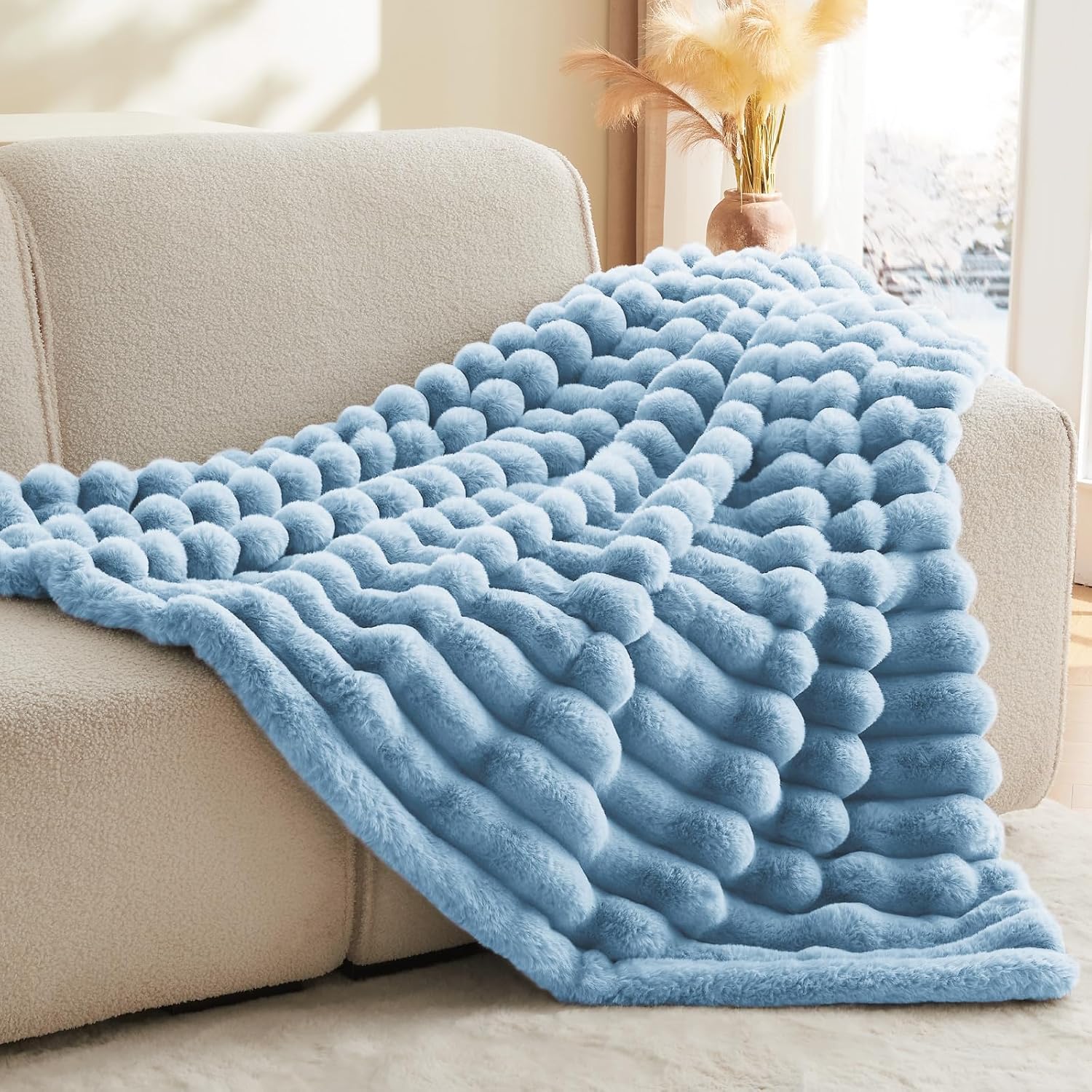 Detalle 2 de BEDELITE Faux Rabbit Fur Blanket 50"x60" 🛋