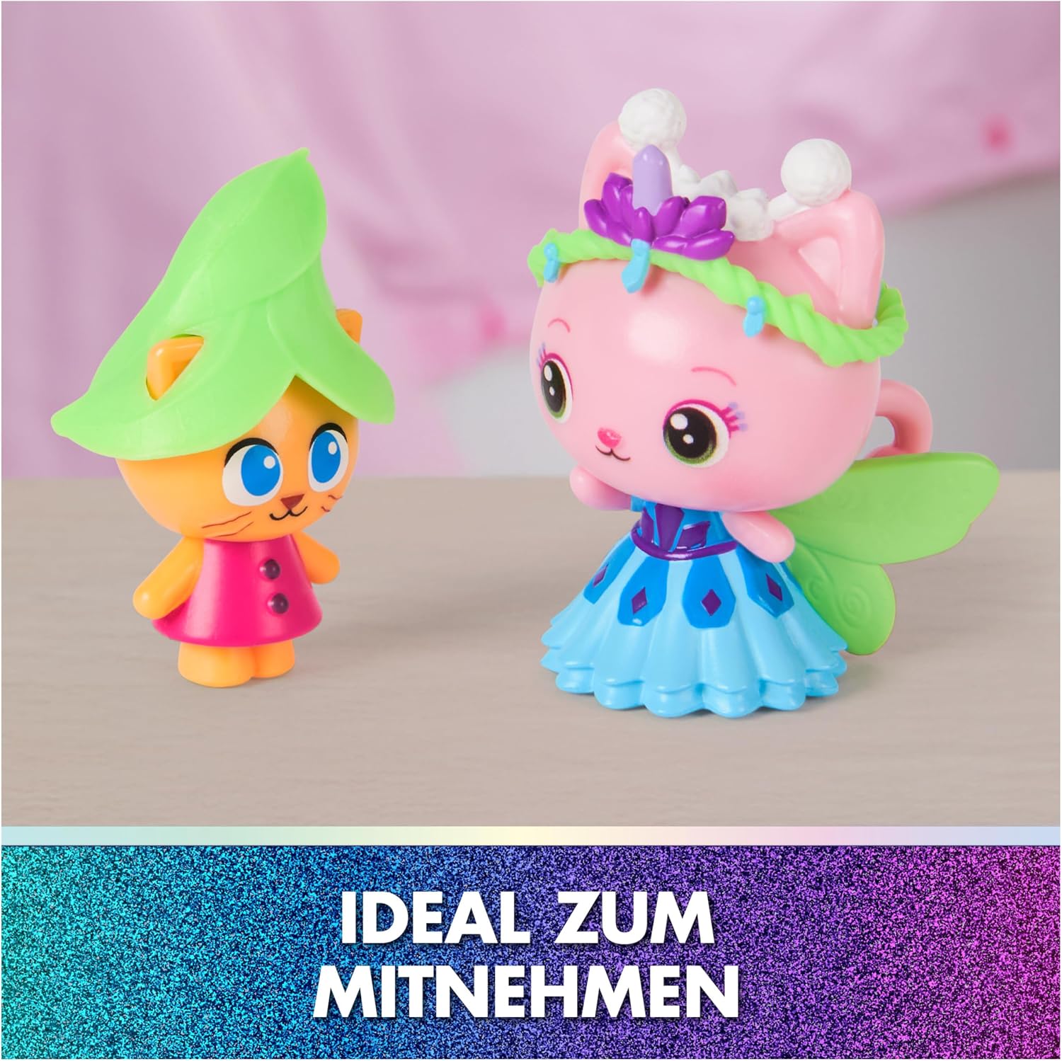 Detalle 2 de DREAMWORKS Gabby's Dollhouse: Der Film – Queen Kitty Fee & Kitty Gnome Gnom Figuren-Set mit 2 Zubehörteilen