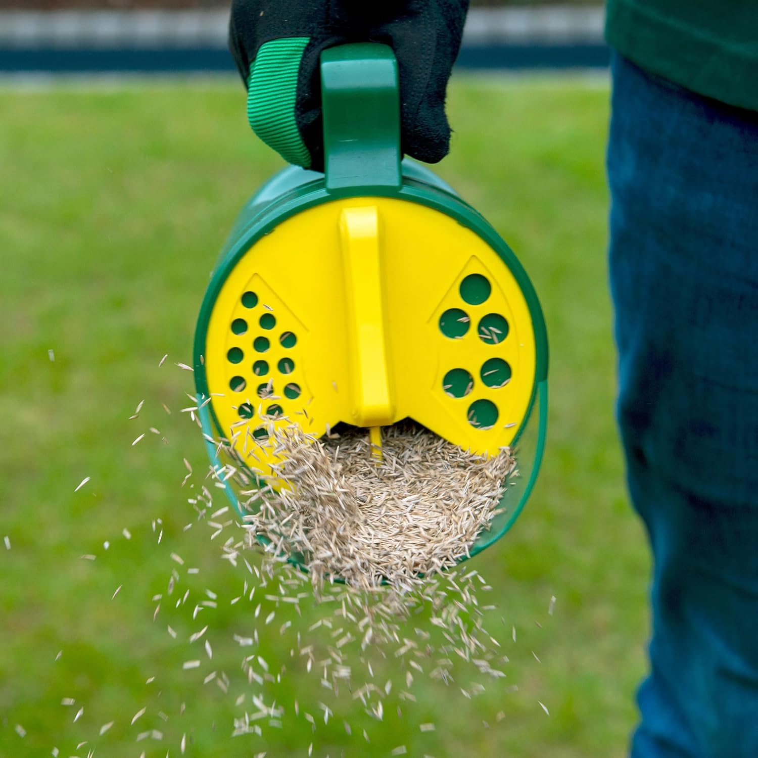 Thumbnail 5 de Miracle-Gro Compact Lawn Spreader