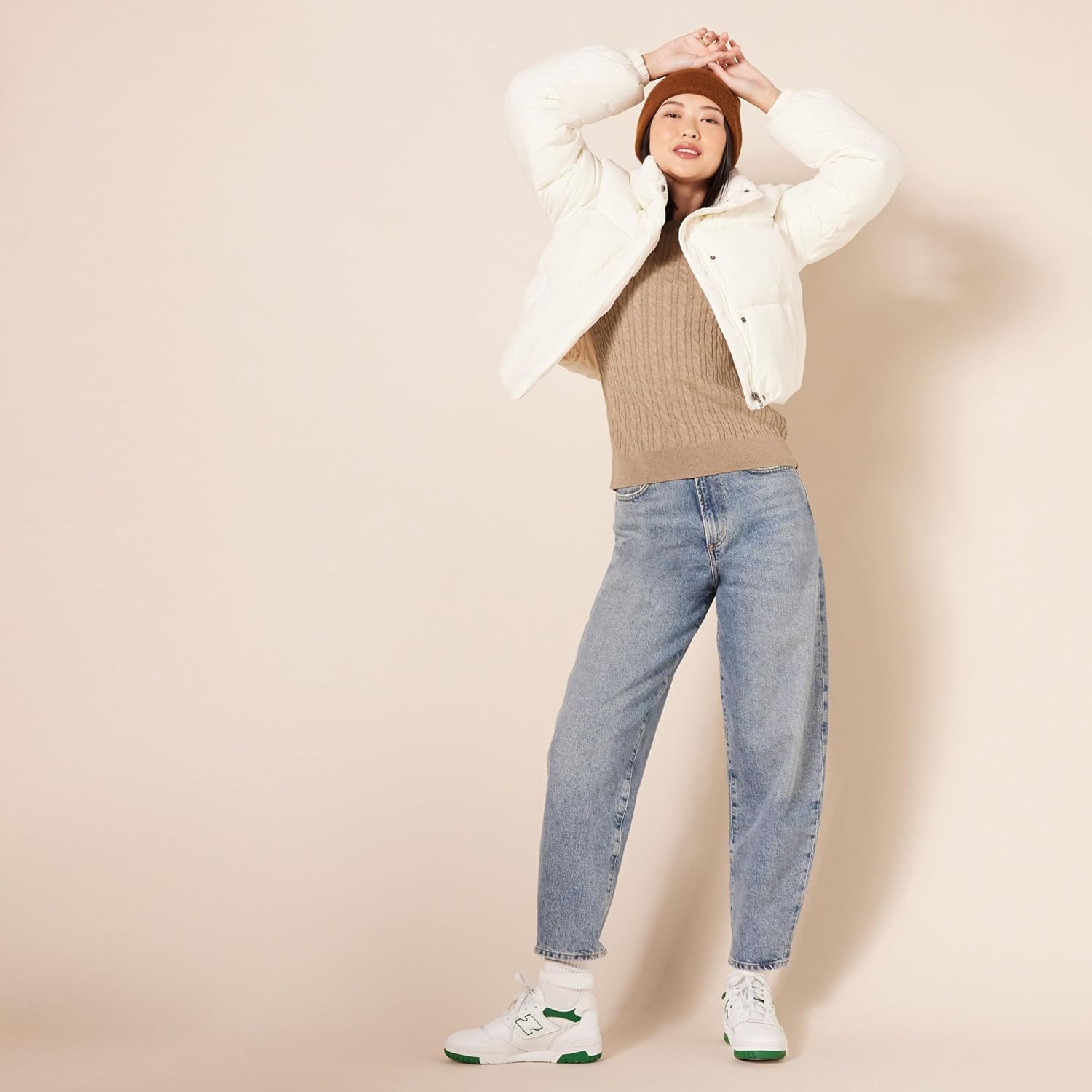Thumbnail 3 de Amazon Essentials women’s lightweight cable knit long-sleeve crewneck jumper (plus sizes available)