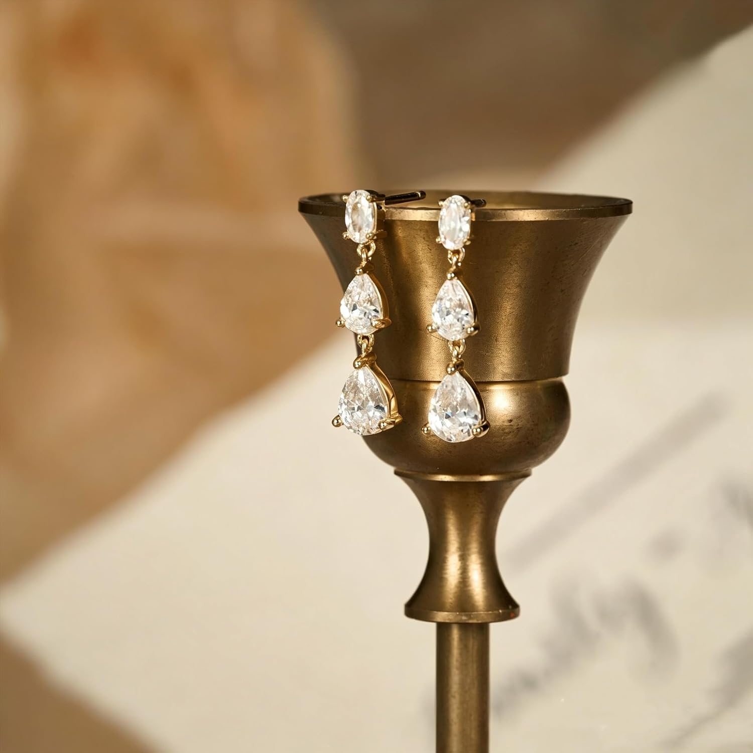 Detalle 2 de Moodear Dangle Earrings, 14K Gold-Plated