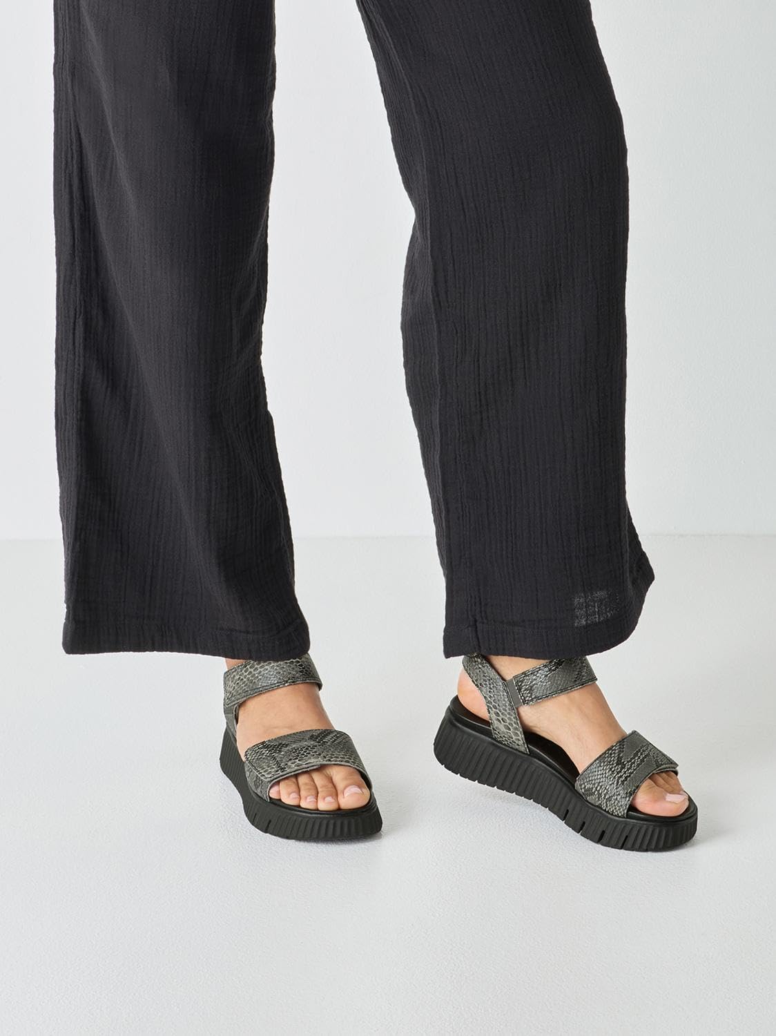 Thumbnail 1 de Tamaris Wide FIT Sandale 8-88720-44 H-Weite – Multi-Adjustable, Leder, bequeme Passform