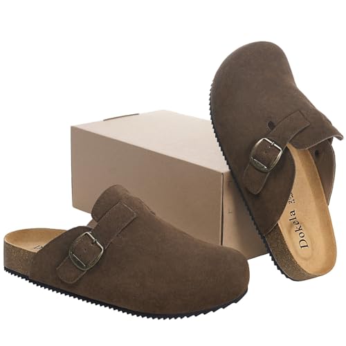 Detalle de Zoccoli e Sabot Dokela in Pelle Nubuck – Comfort quotidiano con fibbia regolabile