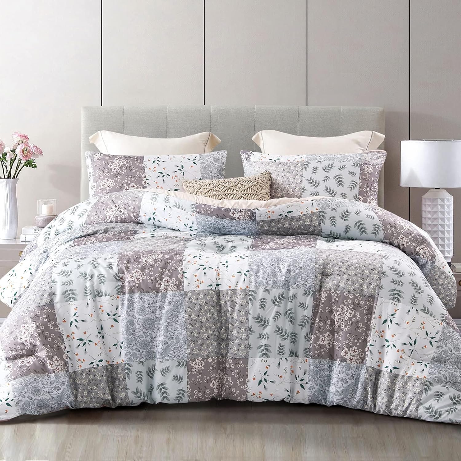 Detalle de Whale Flotilla Double Size Coverless Duvet Set 7.5 Tog, Patchwork Floral – 200×200cm, Grey