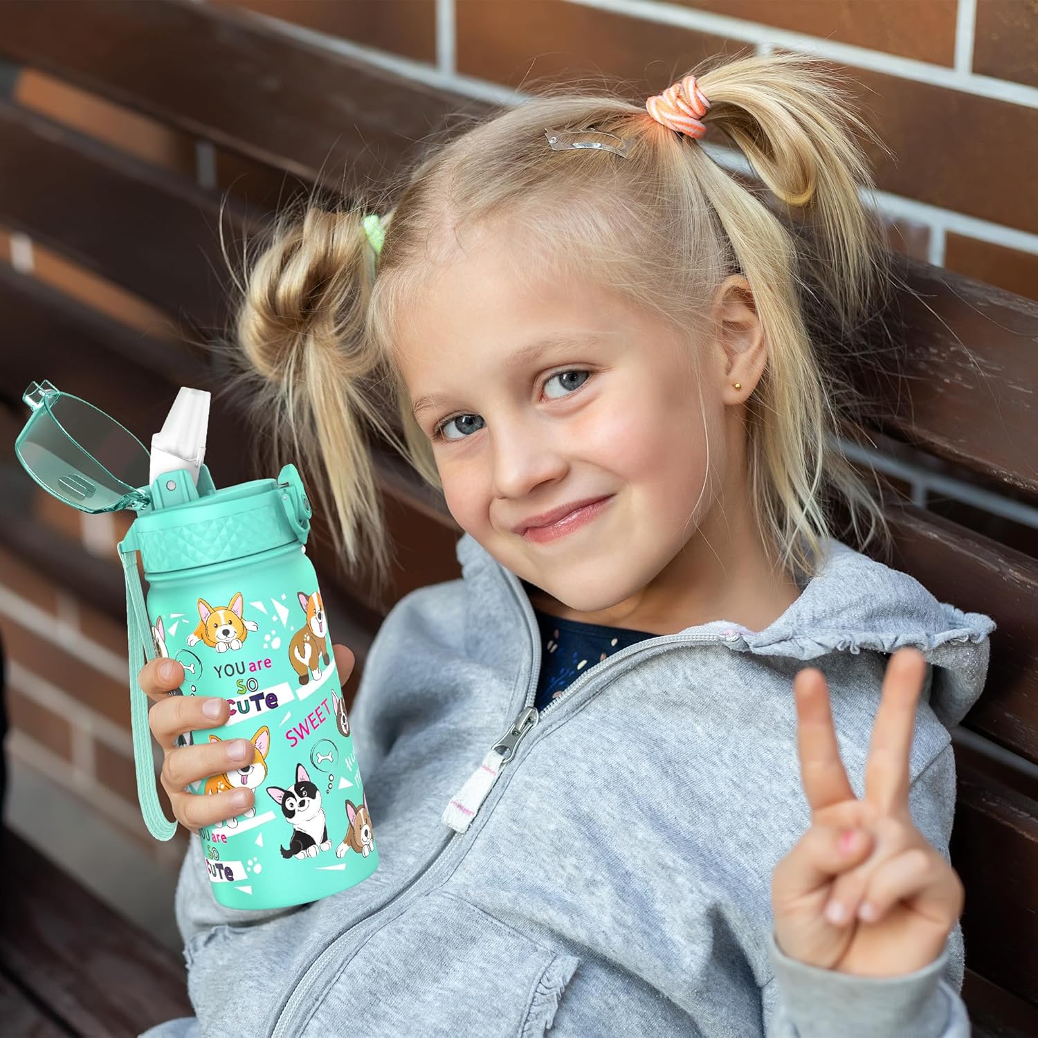 Detalle 2 de GOPPUS Kinder-Trinkflasche 420 ml aus Edelstahl mit Strohhalm und auslaufsicherem Deckel (BPA-frei)