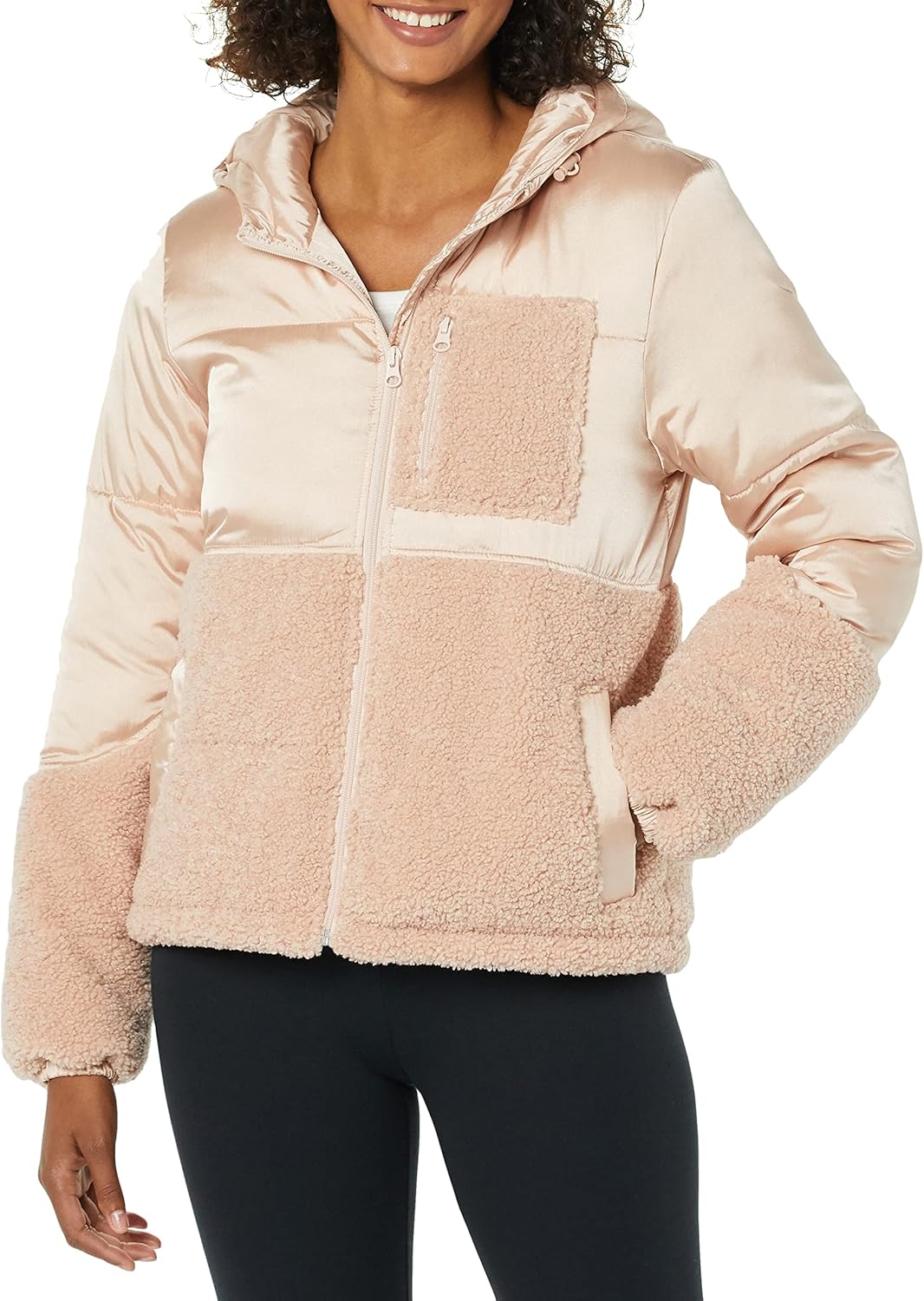 Detalle de Amazon Essentials Donna Piumino Sherpa con Cappuccio e Cerniera Integrale: calore morbido e look casual