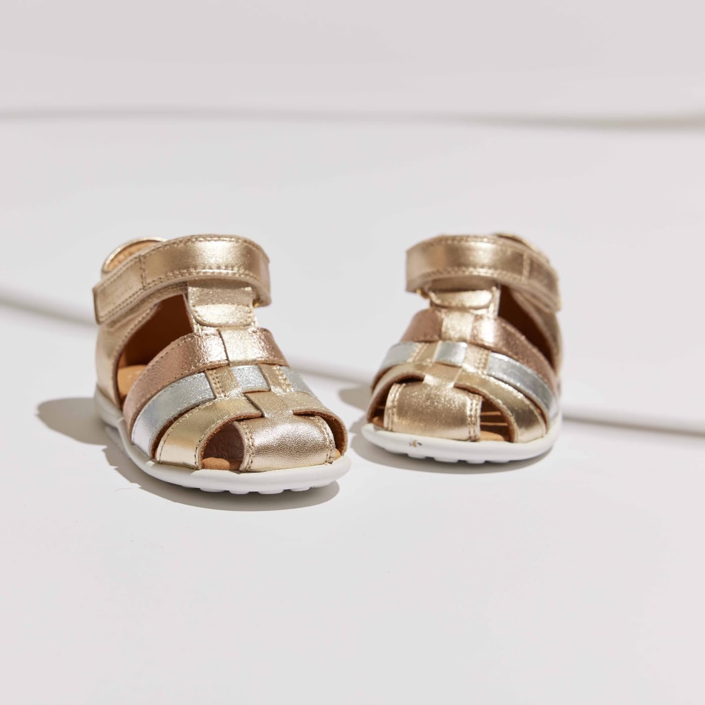 Detalle 2 de Bisgaard CarlySandal Mädchen – Atmungsaktives Leder, Schutz und Komfort
