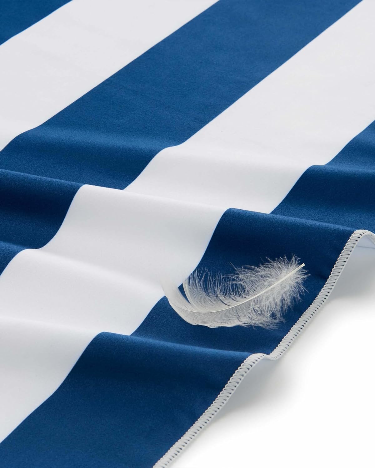 Thumbnail 1 de Fit-Flip Strandtuch XXL aus Mikrofaser (Marineblau-Weiß, 200x90 cm) – leicht, schnelltrocknend, 100% recycelte Faser
