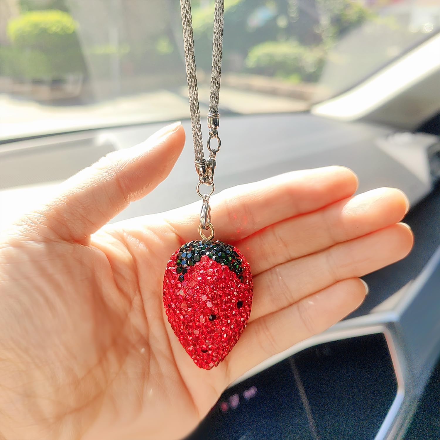 Detalle de Strawberry Rearview Mirror Charm with Rhinestones