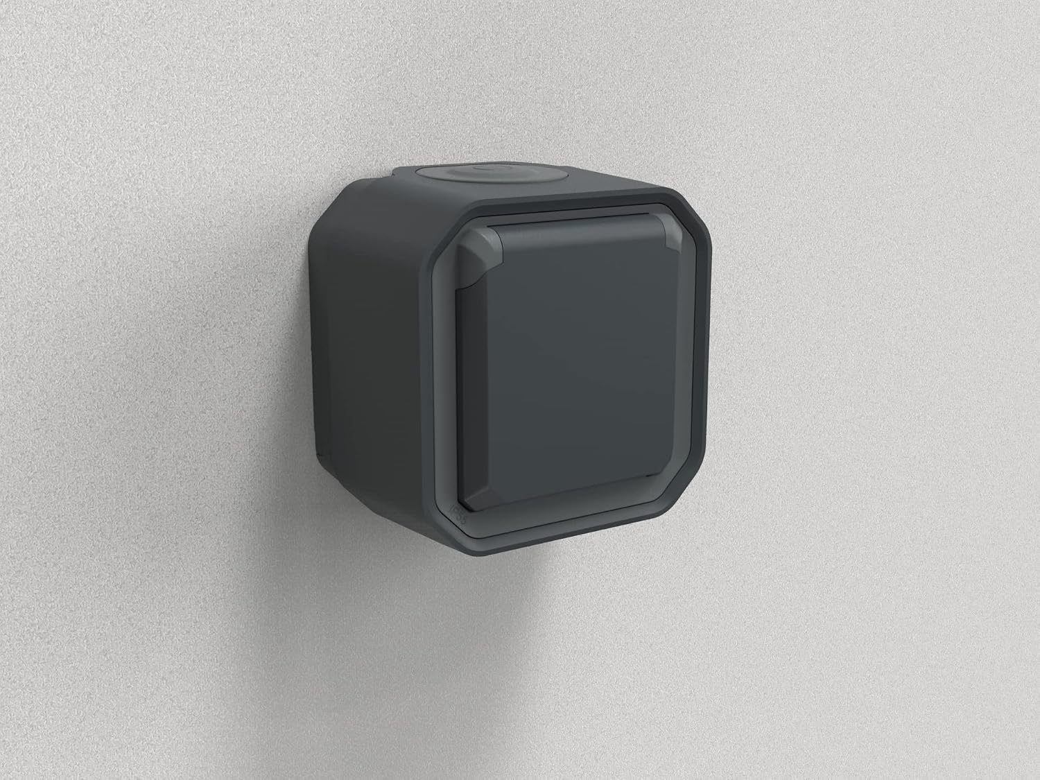 Detalle de Legrand Plexo Prise étanche IP55 avec Terre 2P+T 16A, avec Volet – Pose en apparent, Anthracite