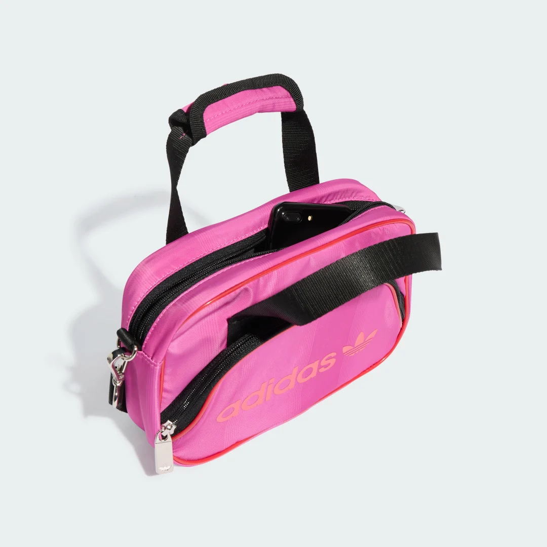 Detalle de Bolso Airliner pequeño de Adidas en Rosa
