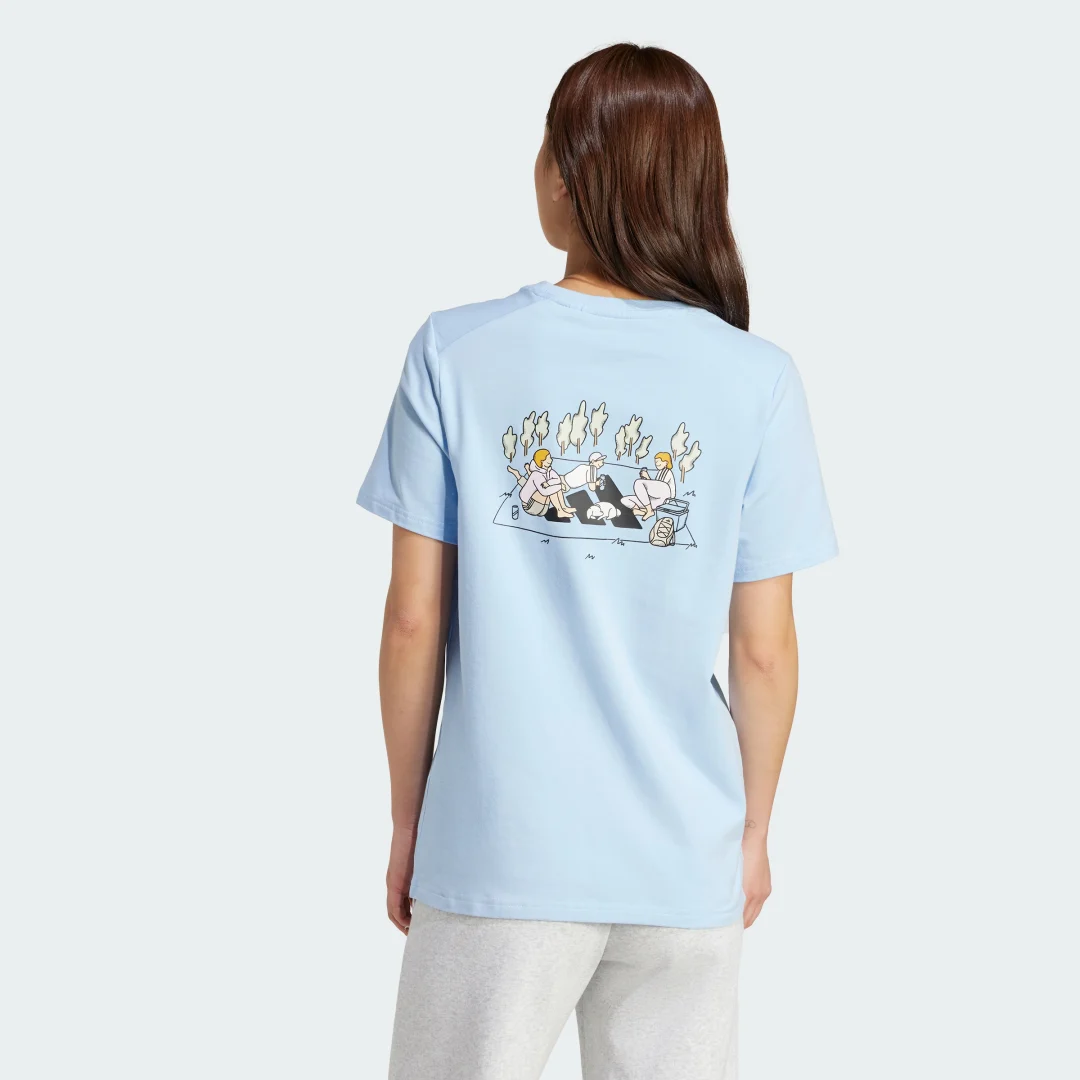 Thumbnail 1 de Codes Doodle Camp Graphic T-Shirt de Adidas - camiseta azul con diseño único