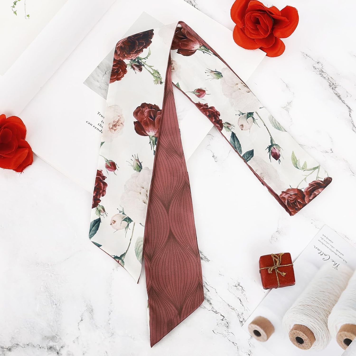 Thumbnail 3 de Foulard femme DAMILY en satin imprimé floral : écharpe à nouer, accessoires cheveux et cou