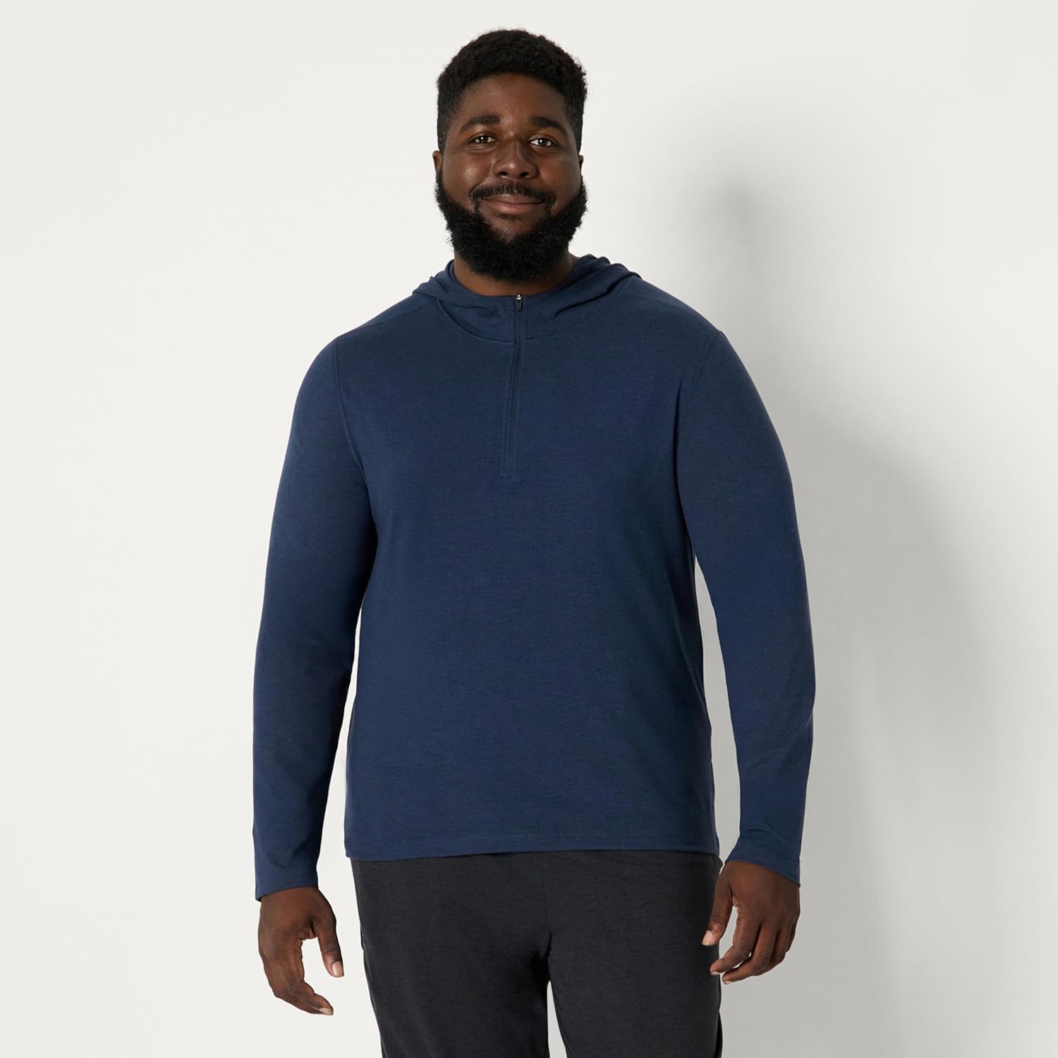 Thumbnail 5 de Amazon Essentials Men’s Athletic Soft Performance Lightweight Quarter-Zip Hoodie