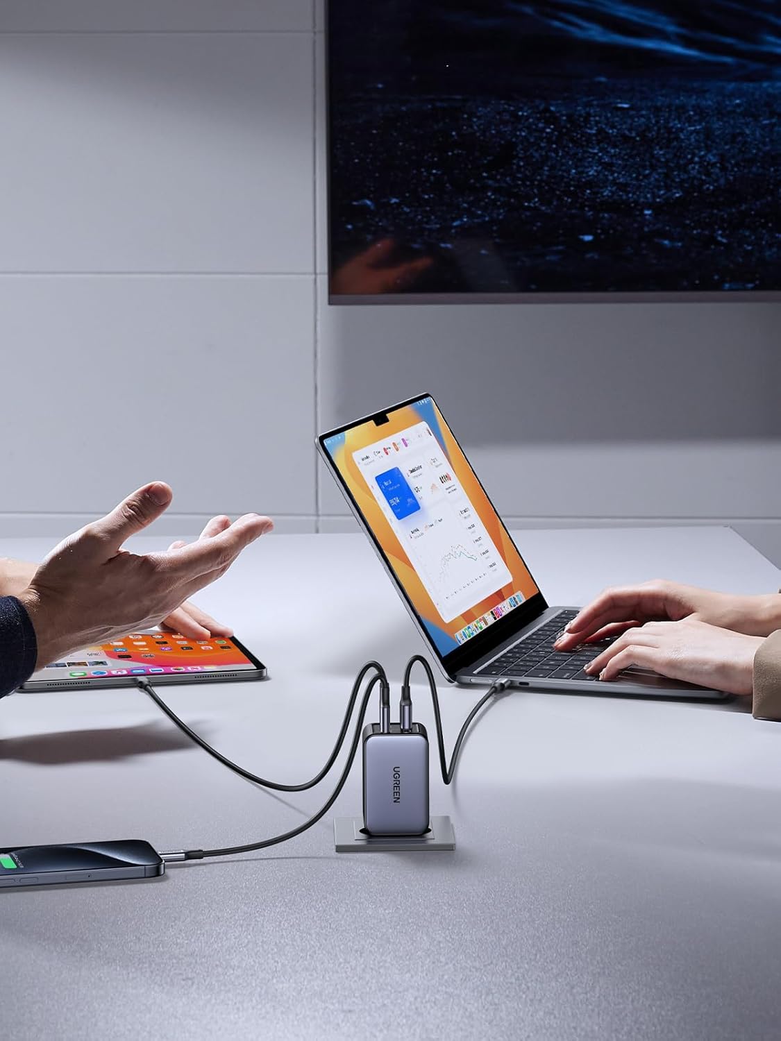 Thumbnail 6 de UGREEN Nexode 65W Caricatore GaN 3 USB-C + 1 USB-A: potenza compatta per laptop, tablet e phone