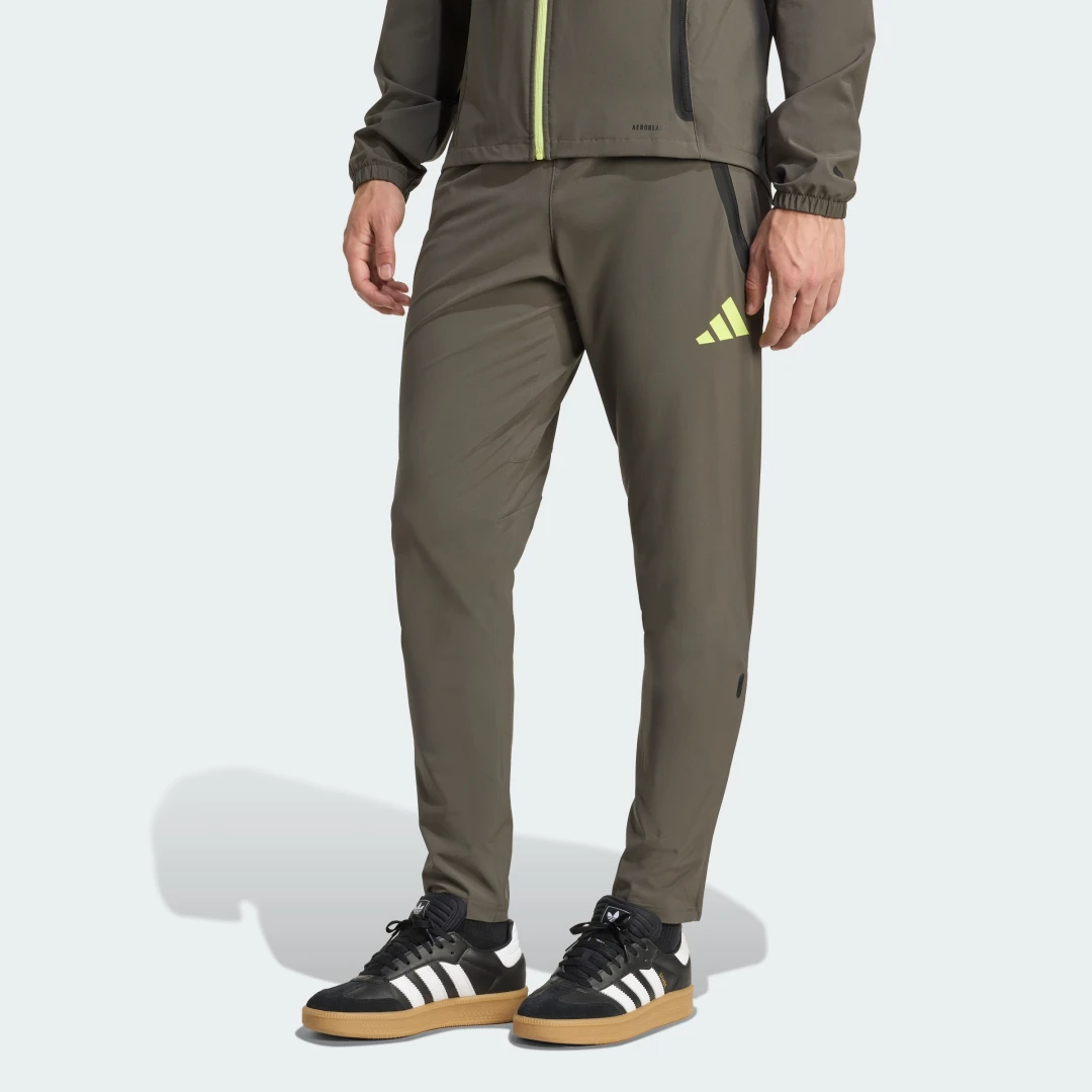 Detalle de Pantalón Real Madrid Tiro 25 Competition Vis Tech Travel de Adidas