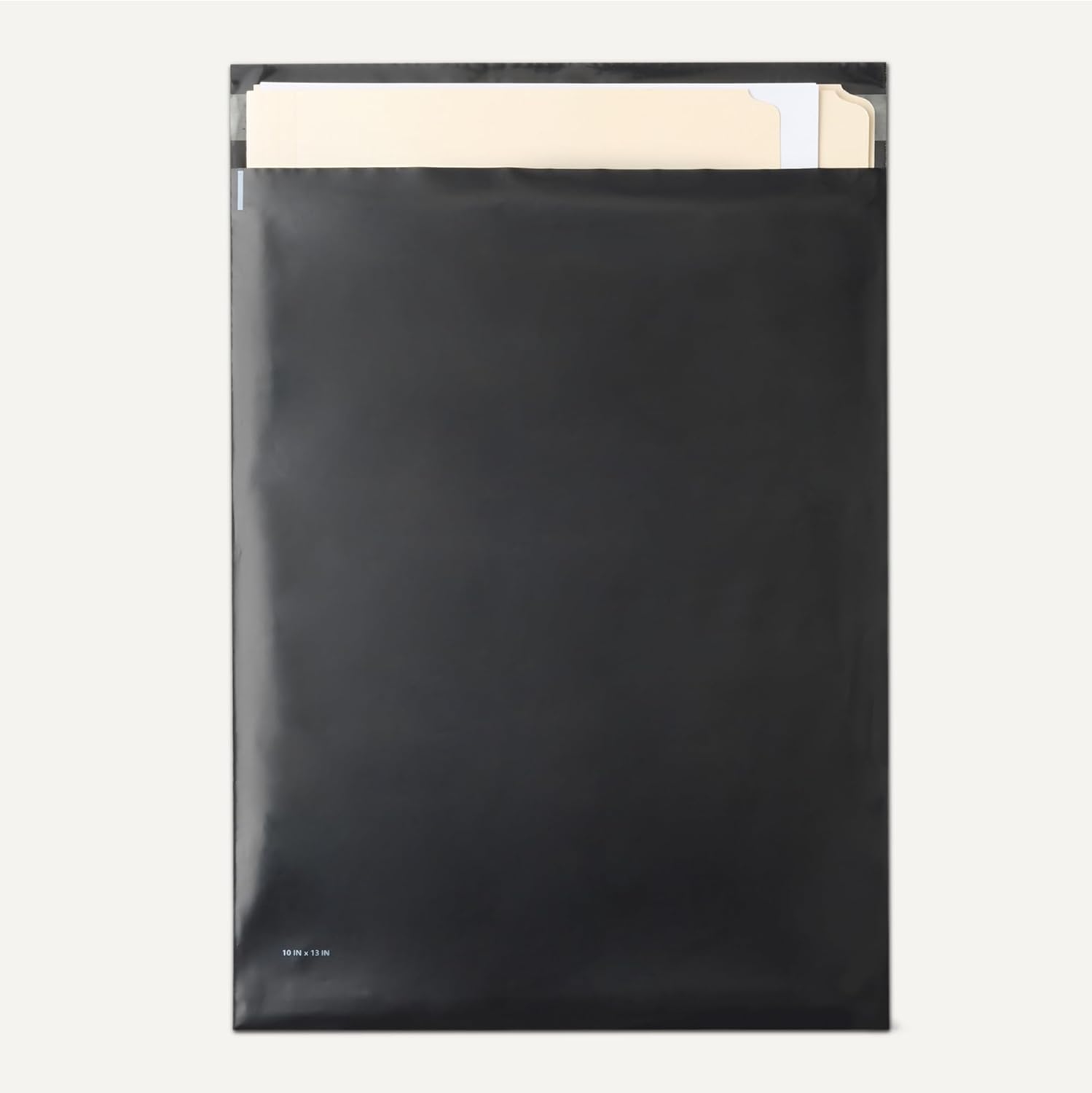 Detalle 2 de Amazon Basics Poly-Versandtaschen, selbstverschließende Umschläge – Schwarz, 25,4 x 33 cm, 100 Stück