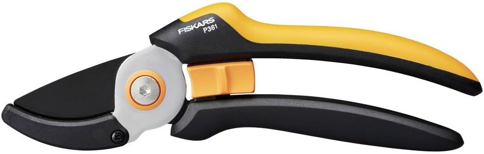 Detalle de Fiskars Solid P361 L mothållssekatör för torra grenar, non-stick-beläggning