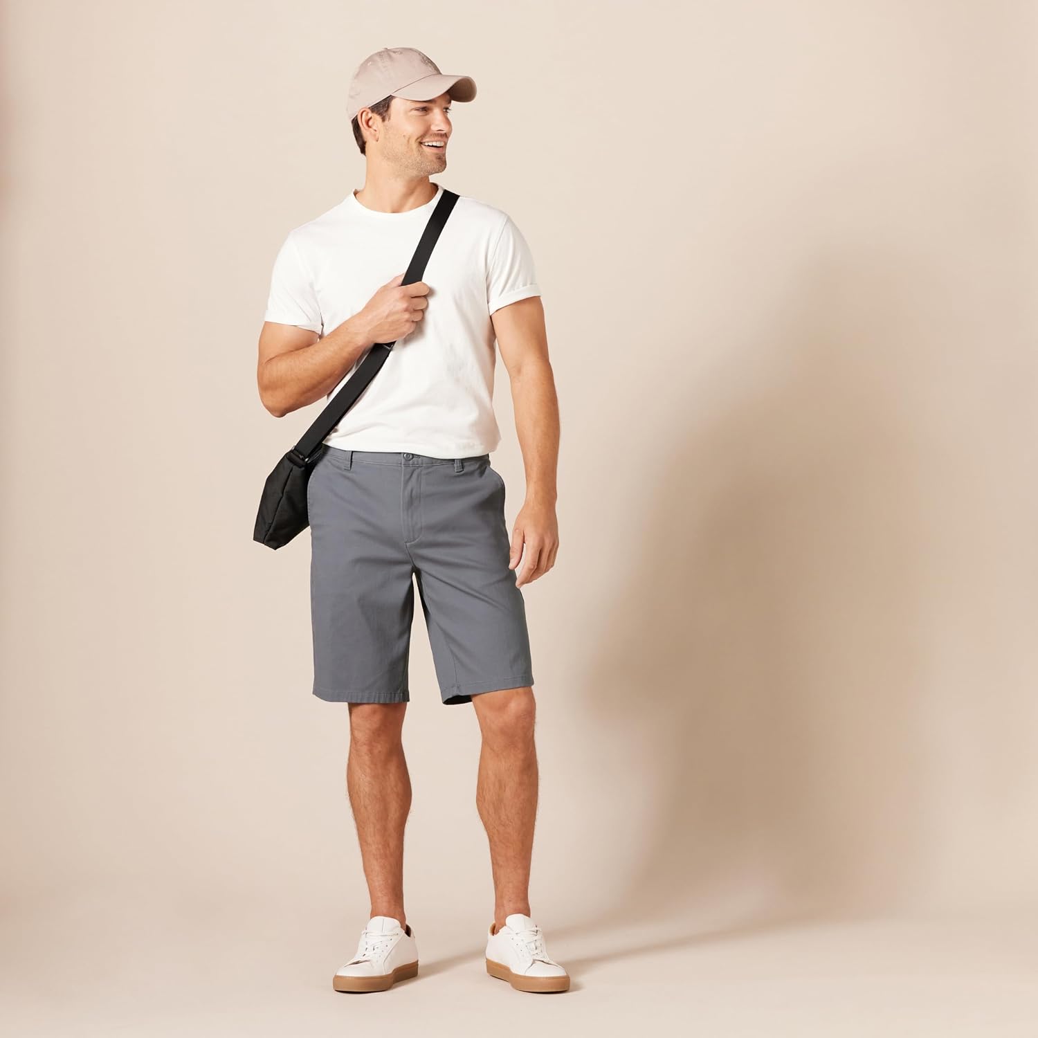 Detalle de Amazon Essentials Slim-Fit 11" Flat-Front Comfort Stretch Chino Shorts
