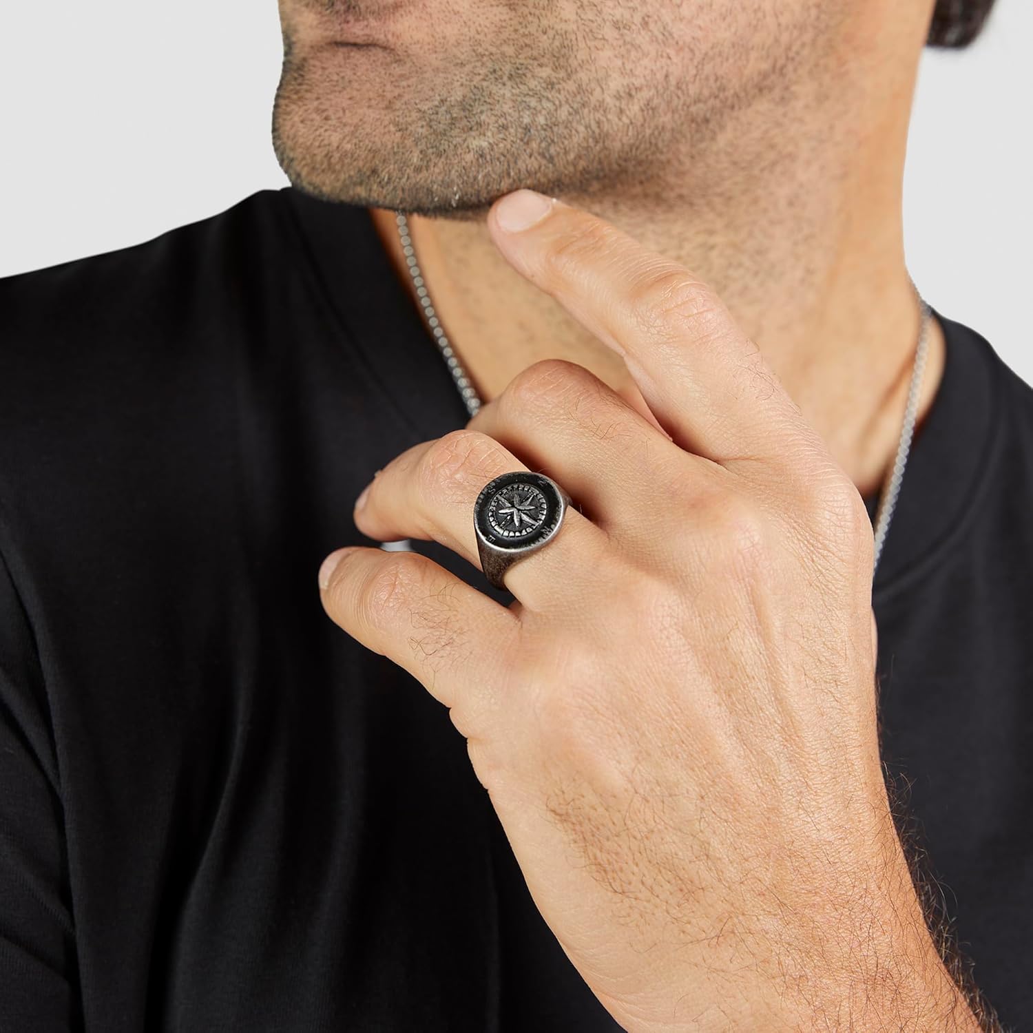 Thumbnail 2 de s.Oliver Herren Schmuck – Kompassdesign: Halskette, Armband & Ring aus Edelstahl – Klassisch, Zeitlos, Maskulin