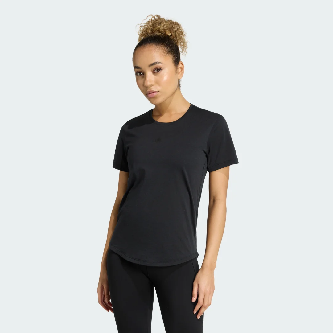 Detalle de Camiseta Yoga Essentials de Adidas (Negro) – guía de compra y uso