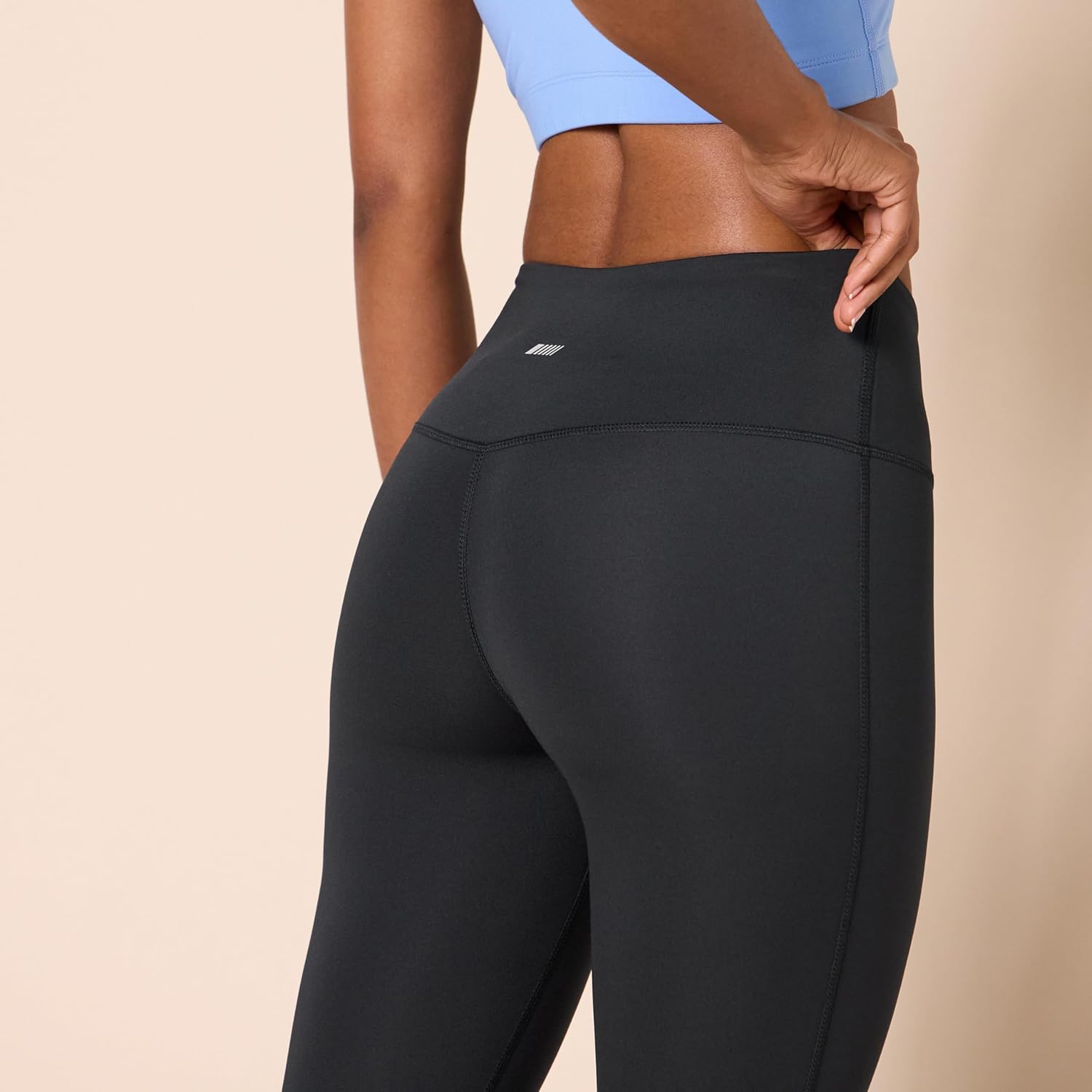 Thumbnail 3 de Amazon Essentials Women's Exercise Workout Leggings: Active Sculpt Mid-Rise Capri with Pockets