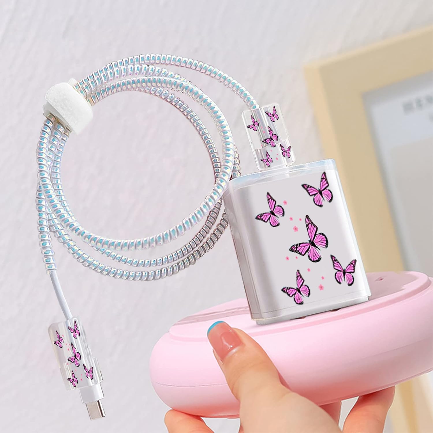 Detalle 2 de Cute Cable Protector for Apple 18W/20W USB-C Charger with Butterfly Pattern