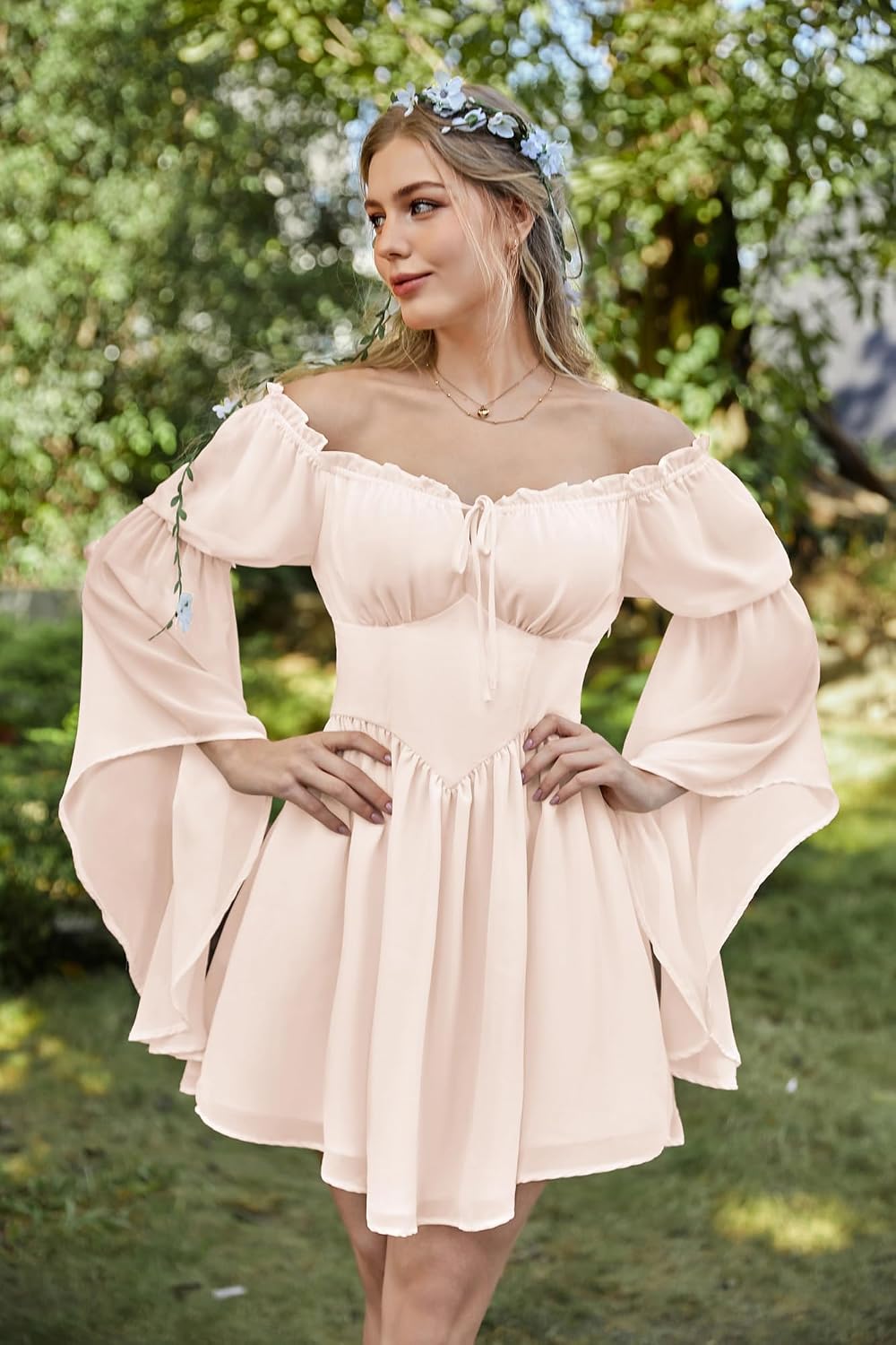 Detalle 2 de Scarlet Darkness Renaissance Faire Dress with Pockets, Off-Shoulder Neckline and Bell Sleeves