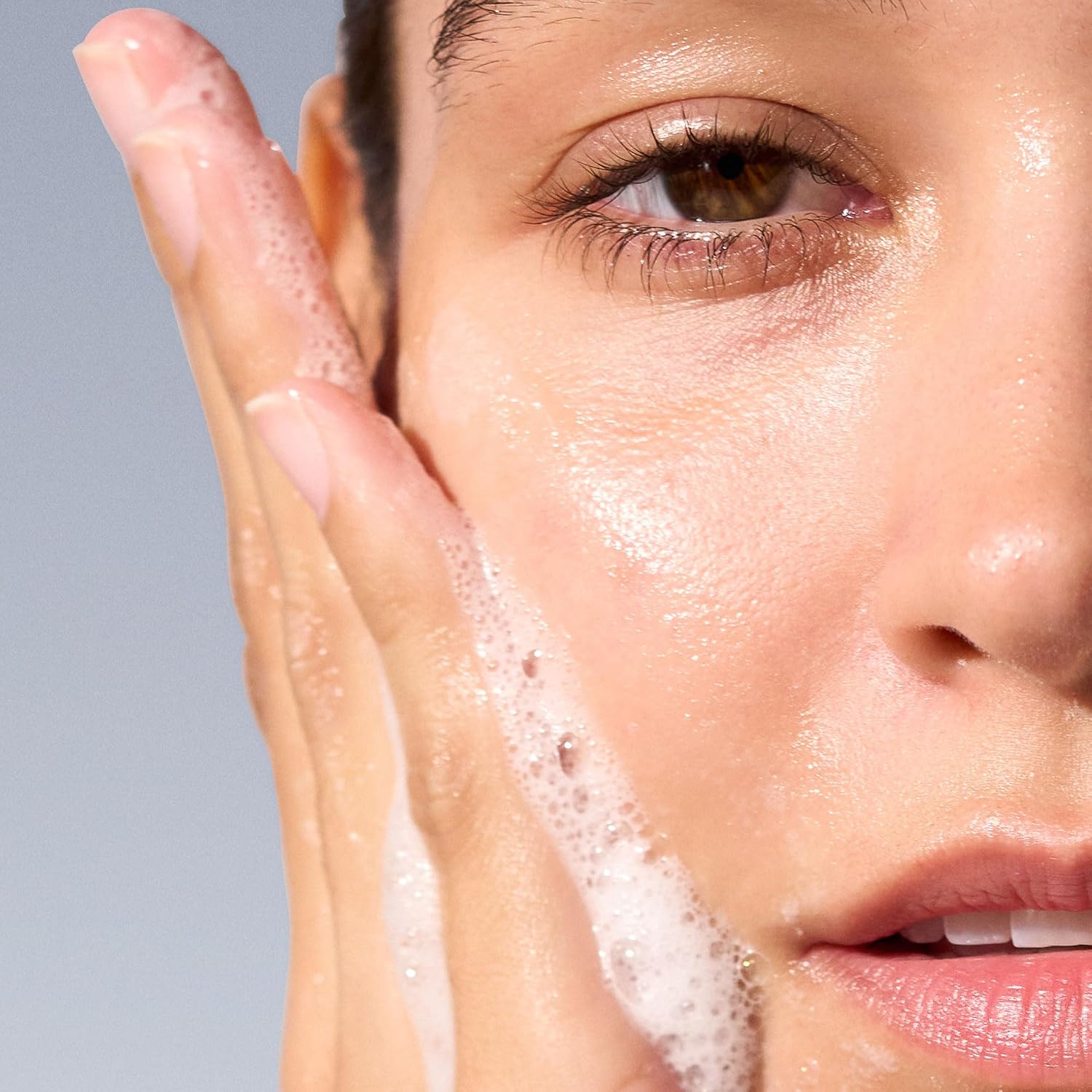 Detalle 2 de Dermalogica Special Cleansing Gel soap-free foaming face wash for all skin types