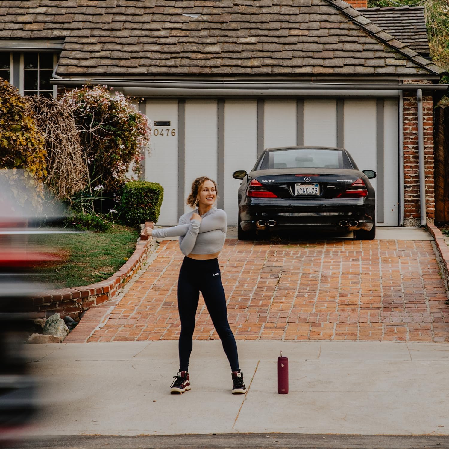 Thumbnail 6 de BOTTLE BOTTLE isolierte Wasserflasche aus Edelstahl 946 ml (32 oz) mit Strohhalm, Griff & doppelwandig – BPA-frei (Rot)