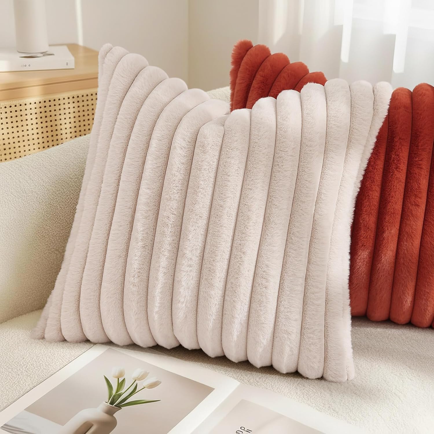 Detalle 2 de decorUhome Faux Fur Pillow Covers 18x18 Set of 2 🛋