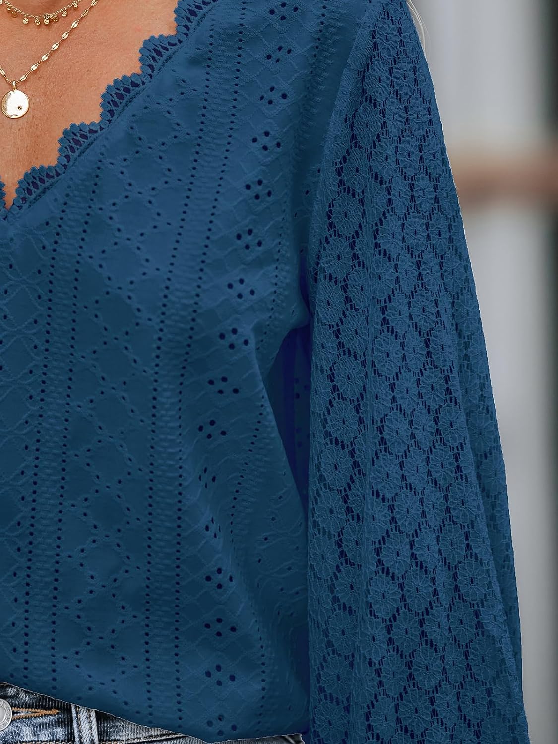 Detalle de CUPSHE camicetta donna con pizzo intagliato, scollo a V e orlo smerlato