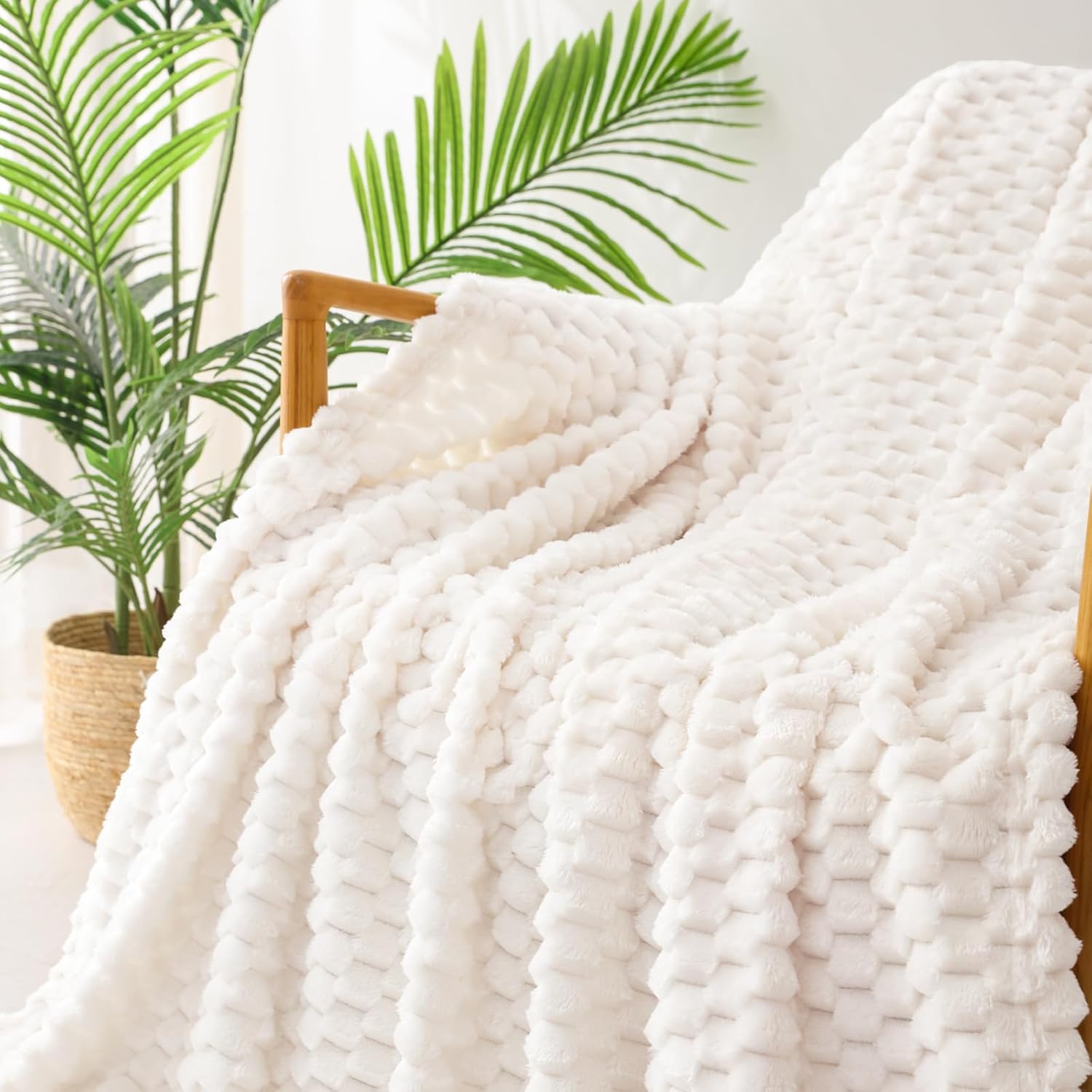 Thumbnail 3 de Exclusivo Mezcla fleece throw blanket for couch (extra large, fuzzy ivory, 50x70 inches)