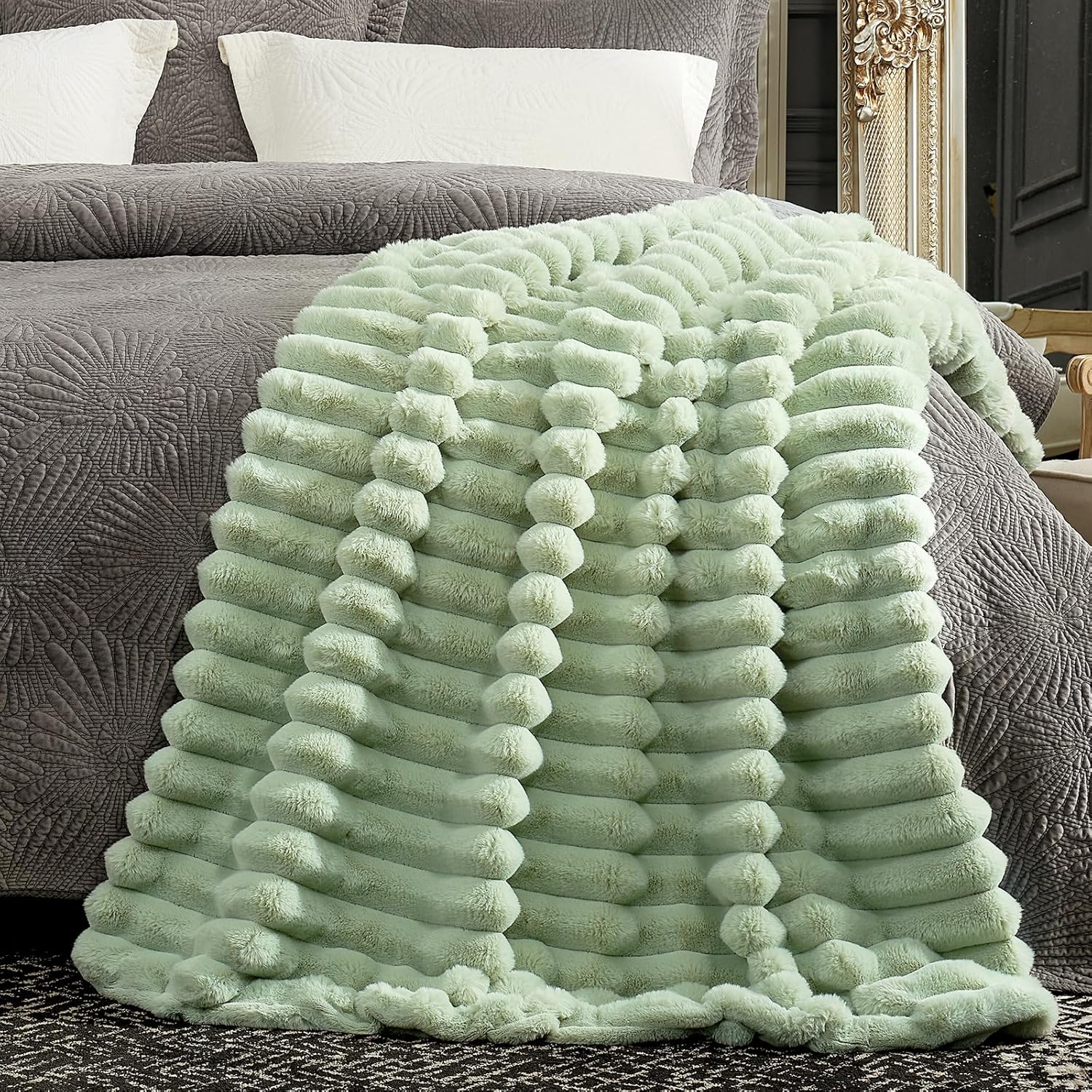 Thumbnail 4 de Cozy Bliss Faux Fur Throw Blanket 50 x 60 in ๐