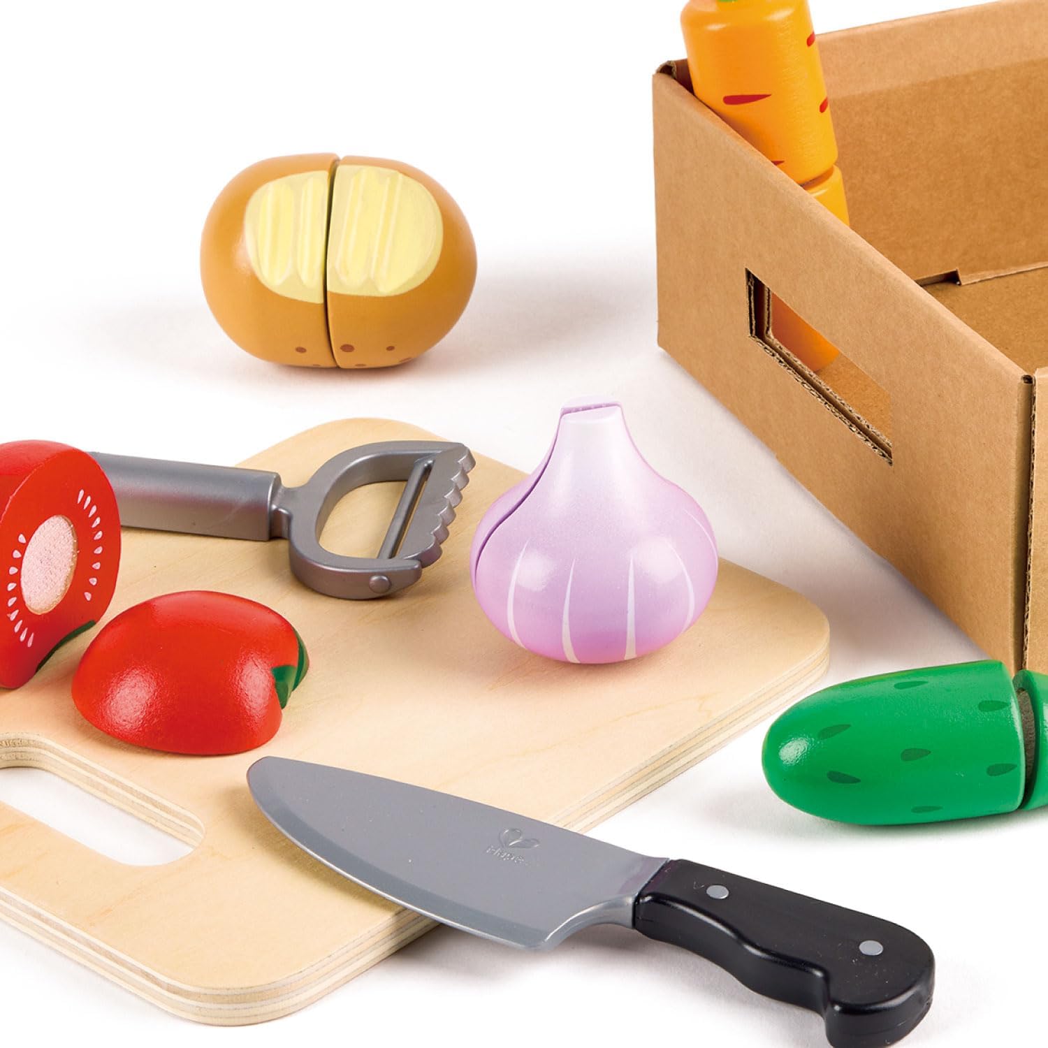 Detalle de Hape E8850 木製おままごと野菜セット 包丁・ピーラー・まな板・収納ボックス付き