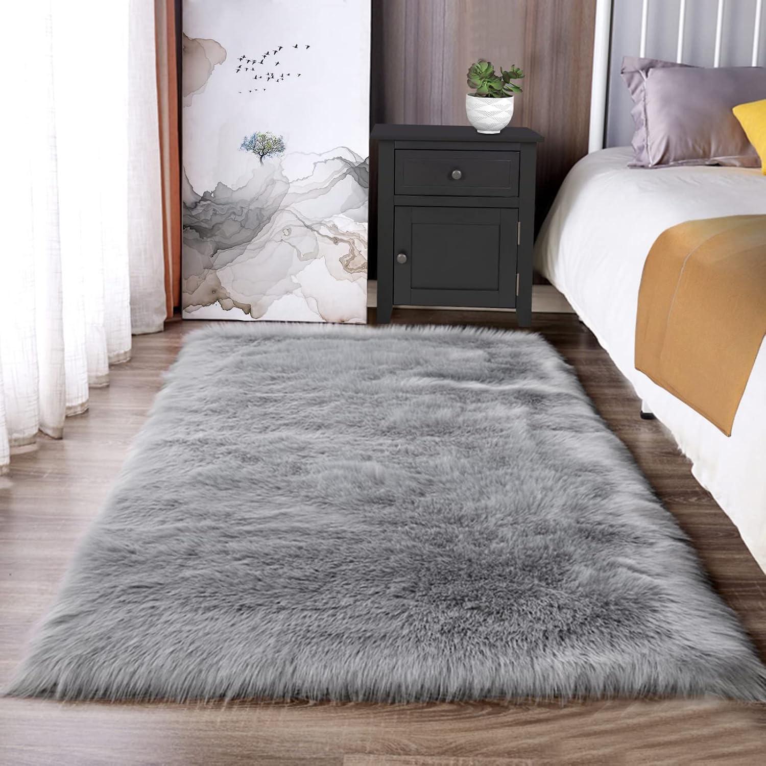 Detalle de Latepis Gray Faux Fur Throw Rug (3x4) for Bedroom & Bedside Comfort