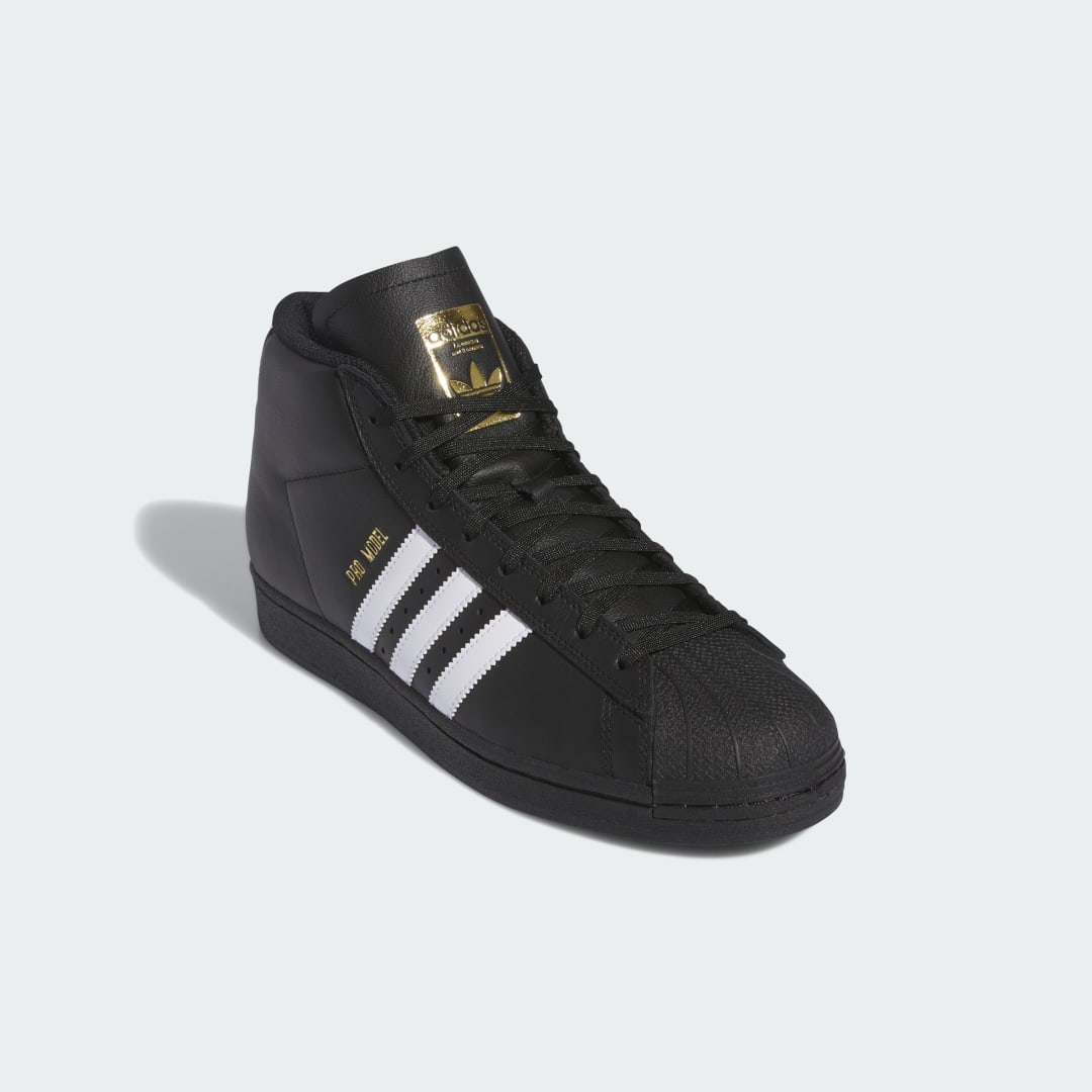 Detalle 2 de Zapatilla Pro Model ADV de Adidas: versión negra para uso diario y skate urbano