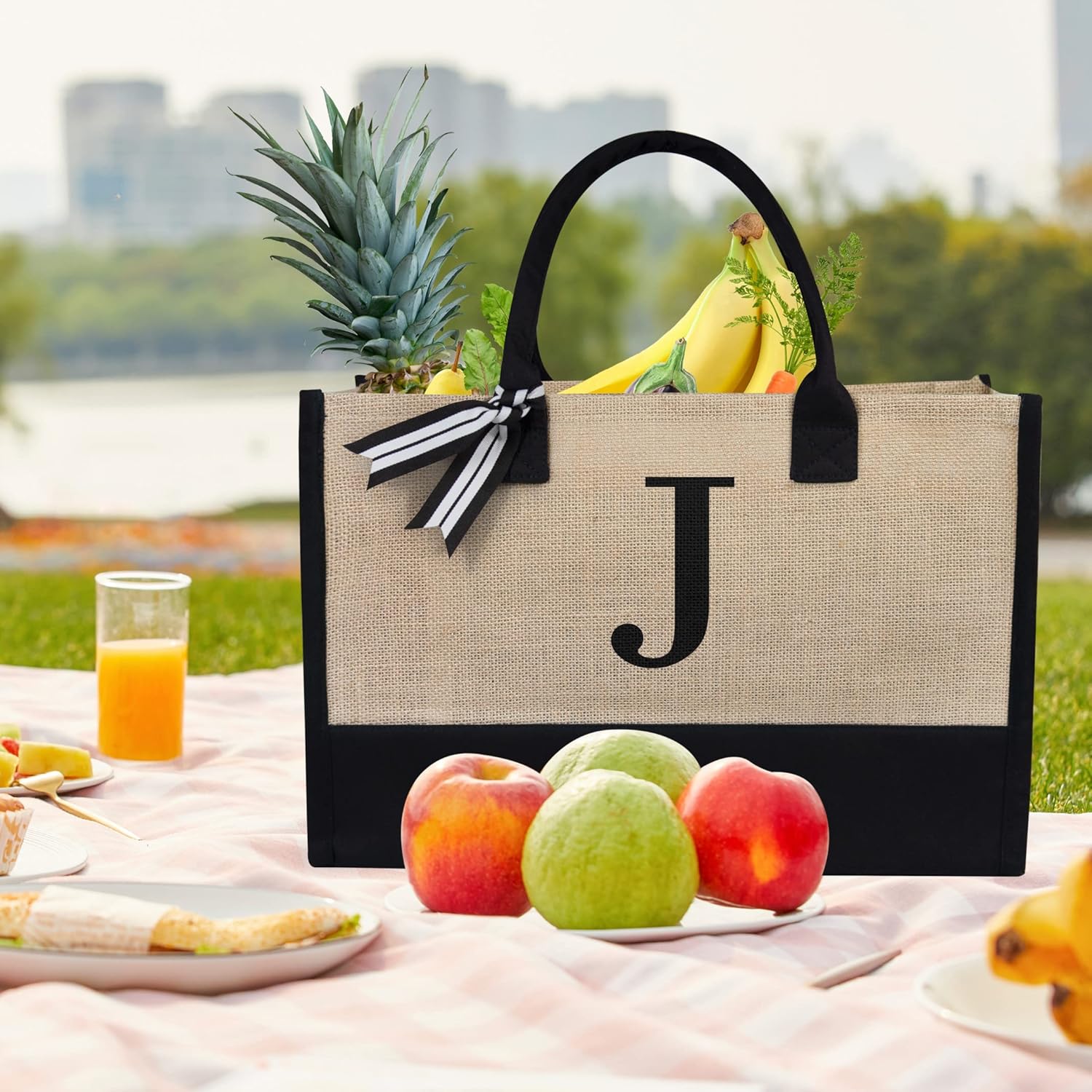 Detalle de TOPDesign Initial Jute Canvas Tote Bag