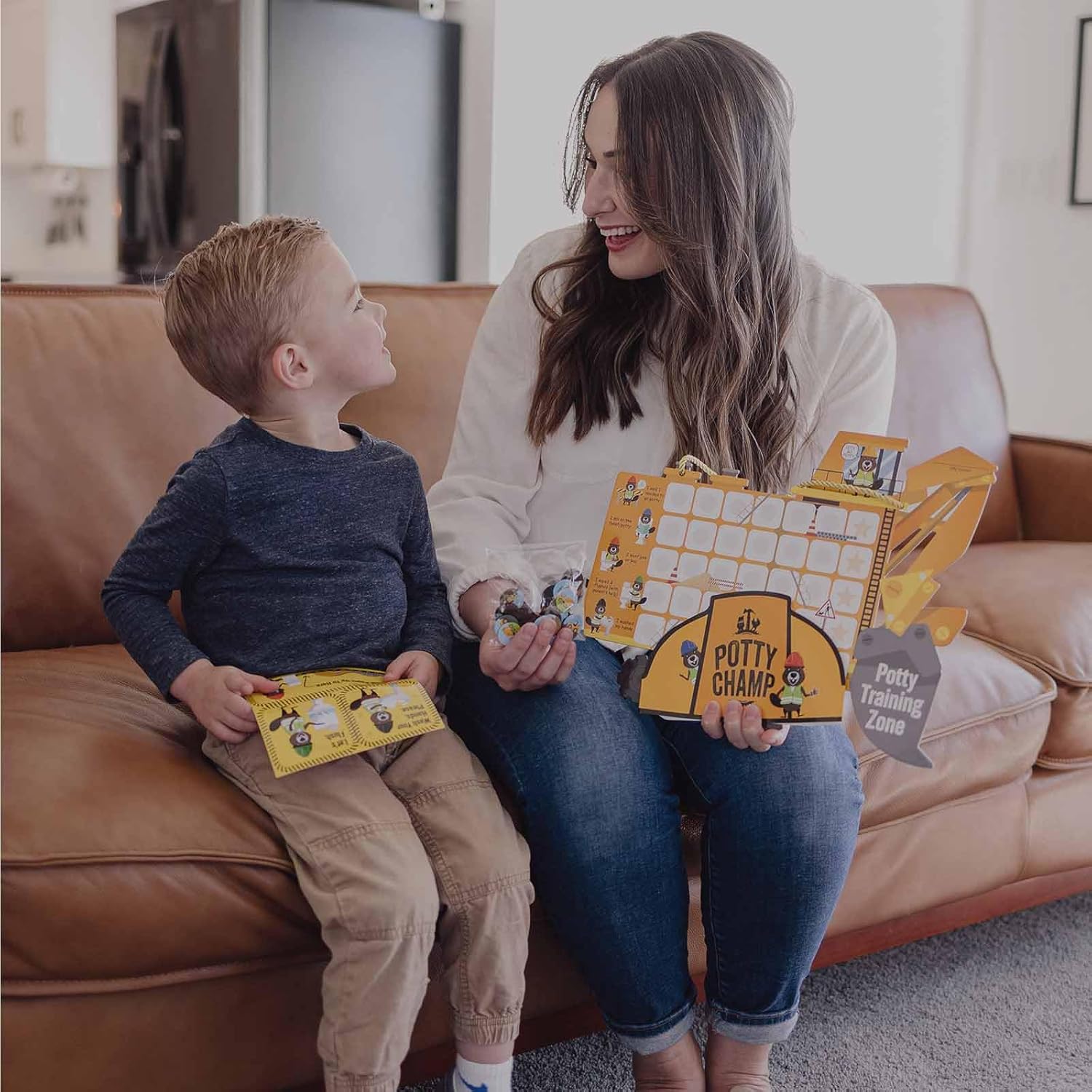 Detalle de Potty Training Chart with 35 Stickers, 3 Reminder Stickers and Crown (Tractor) for Boys and Girls