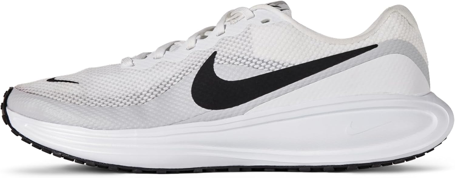 Detalle de Nike Men's Revolution 8 Sneaker: leggerezza, comfort e versatile everyday wear