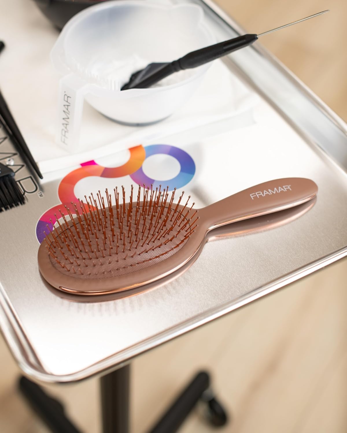 Detalle de FRAMAR Chocolate Hair Brush Detangler – Wet Hair