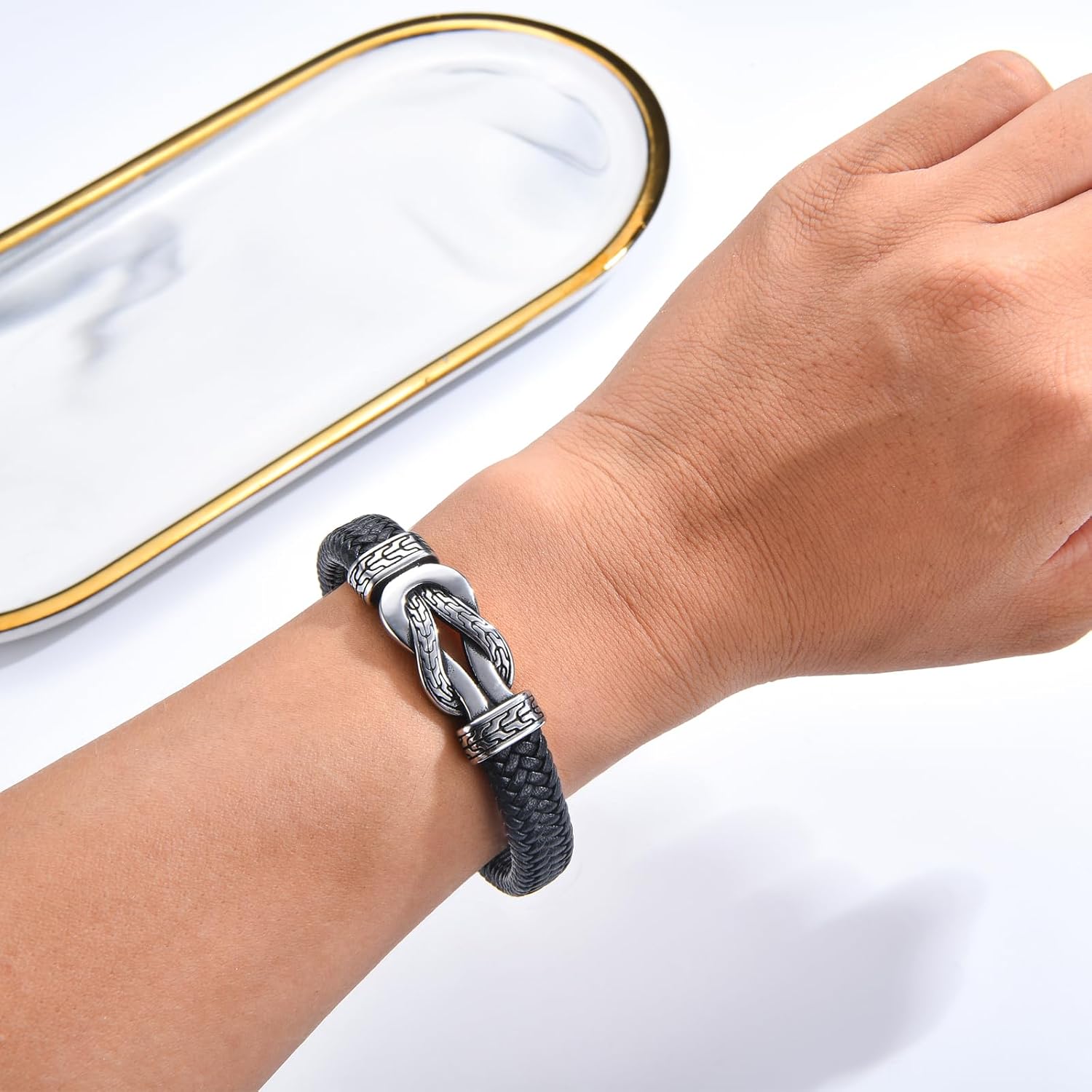 Detalle 2 de USEEDOVIA Lederarmband mit Infinity-Symbol und Magnetverschluss – Geschenkidee für Sohn, Papa oder Schatz