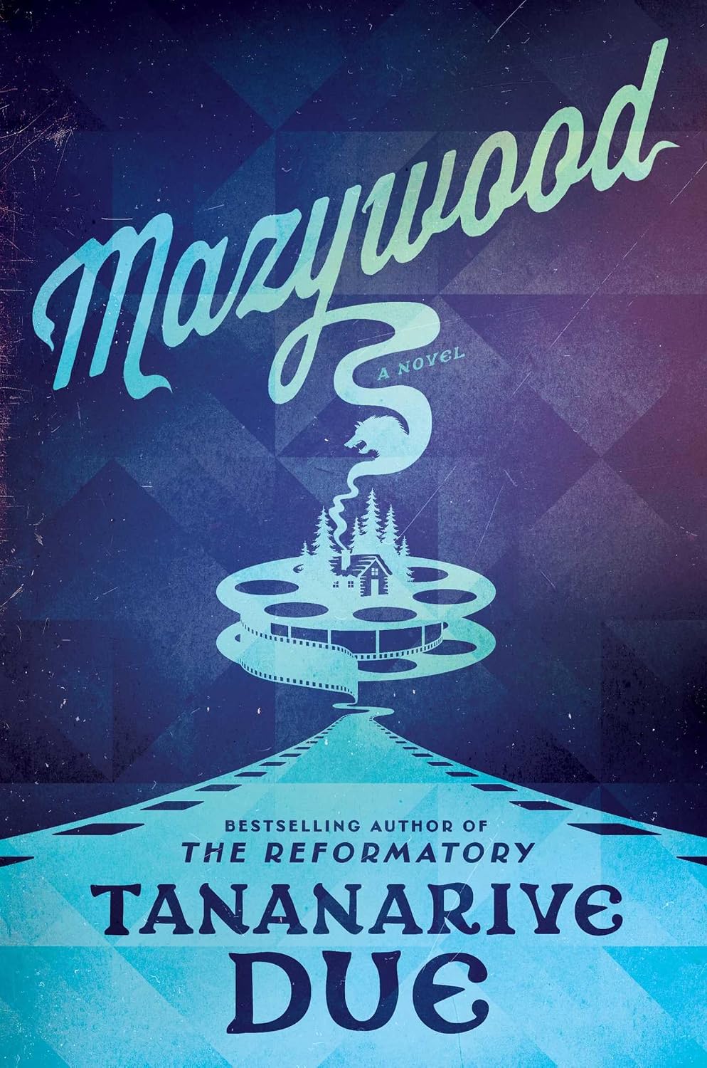 Detalle 1 de Mazywood Horror Book from Saga Press, Scheduled for September 22, 2026