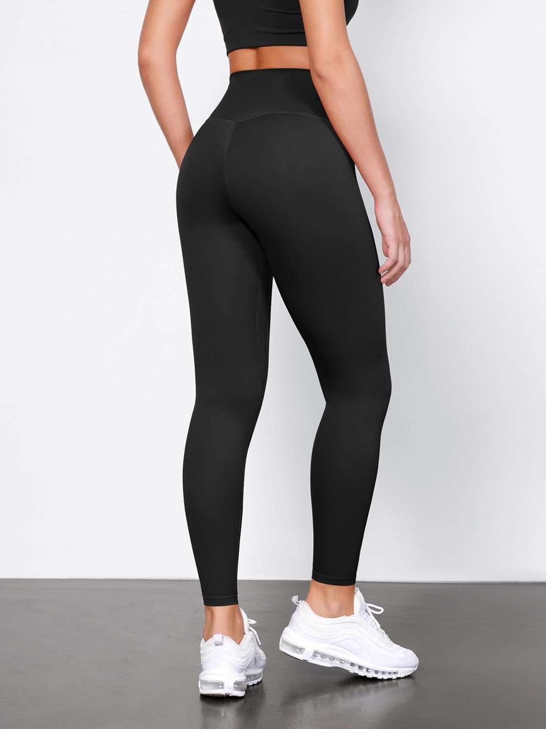 Detalle de ODODOS Compression Leggings 25- and 28-Inch Inseams