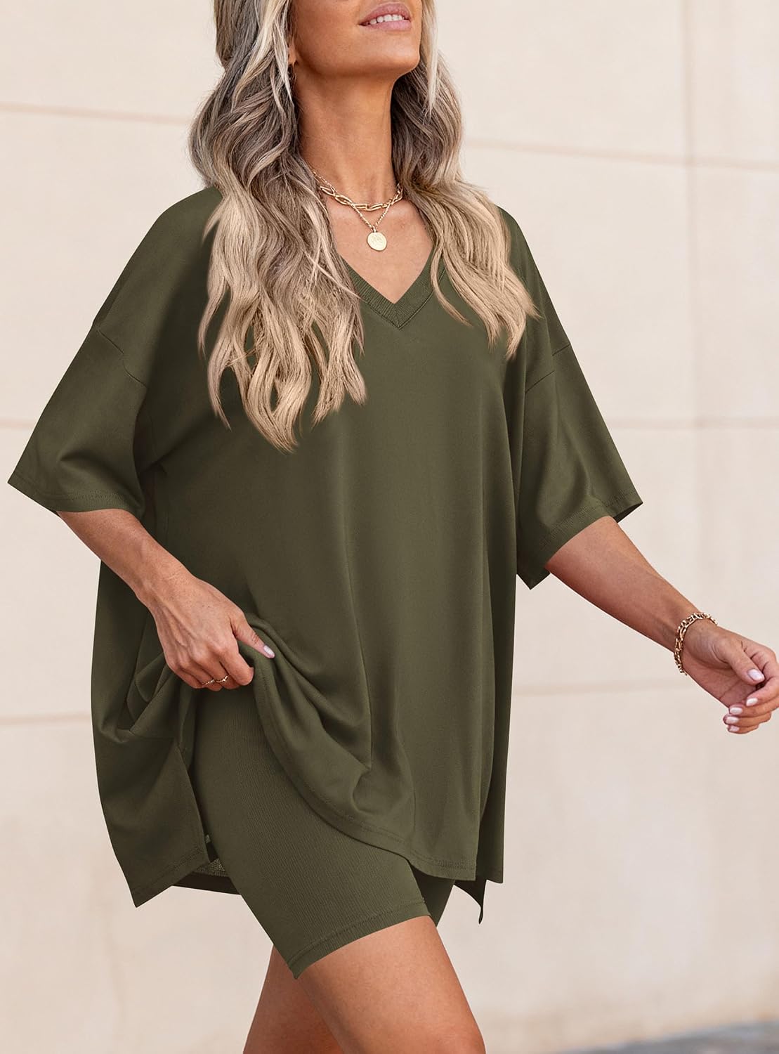 Thumbnail 6 de PRETTYGARDEN 2-Piece Lounge Set for Women: V‑Neck Oversized Tee + High-Waisted Biker Shorts