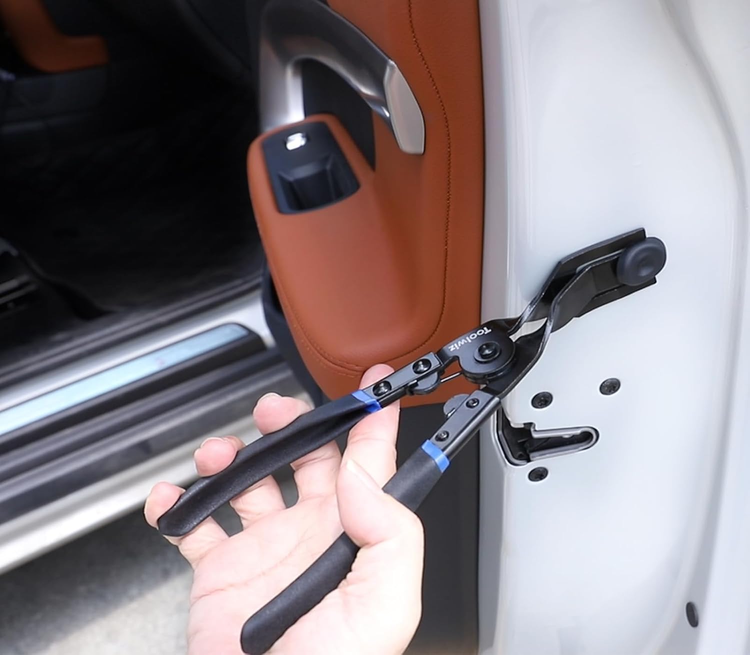 Detalle de Toolwiz Outil de démontage de panneau – pince universelle pour clips de garniture automobile