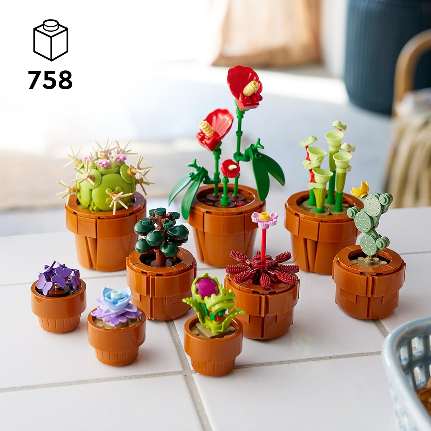 Detalle 2 de LEGO Botanicals Tiny Plants 10329