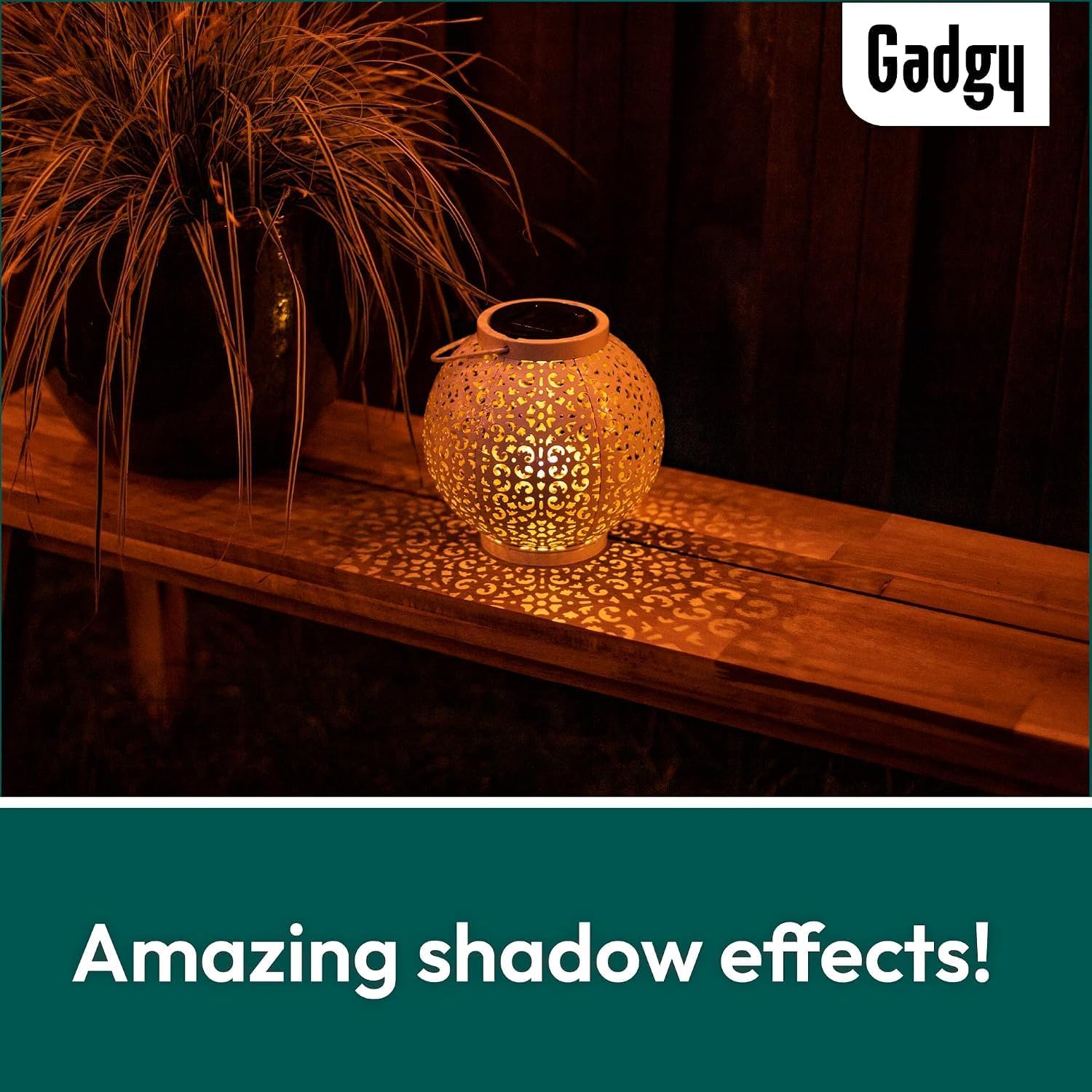 Detalle 2 de Gadgy GG0845 – marokańska lampa solarna LED z metalu, 20 × 20 × 17,5 cm