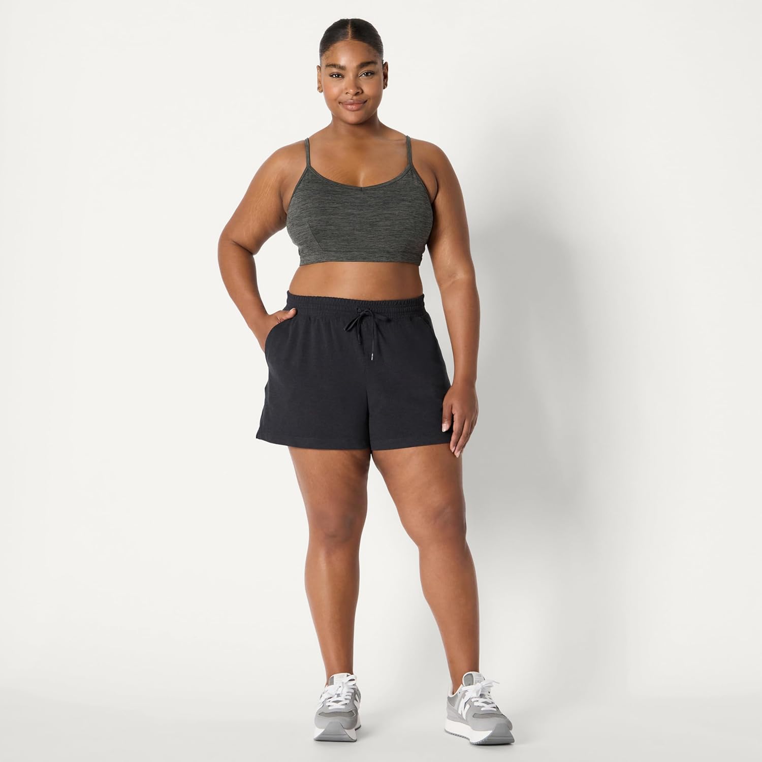 Thumbnail 5 de Amazon Essentials Damen sportliche Sweatshorts mit leichtem Stretchanteil (8,9 cm Innennaht)