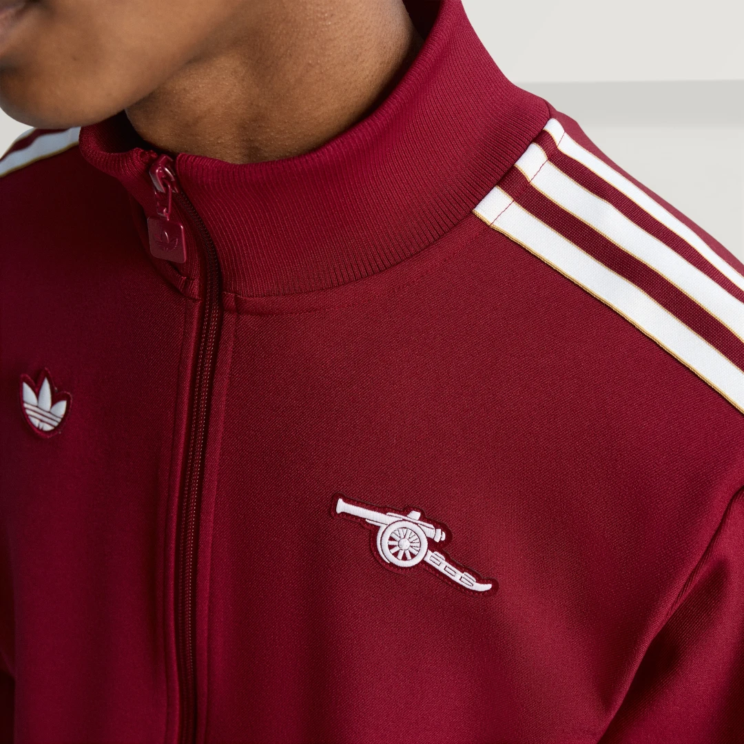 Thumbnail 2 de Chaqueta Arsenal Terrace Icons de Adidas: estilo y utilidad para la temporada